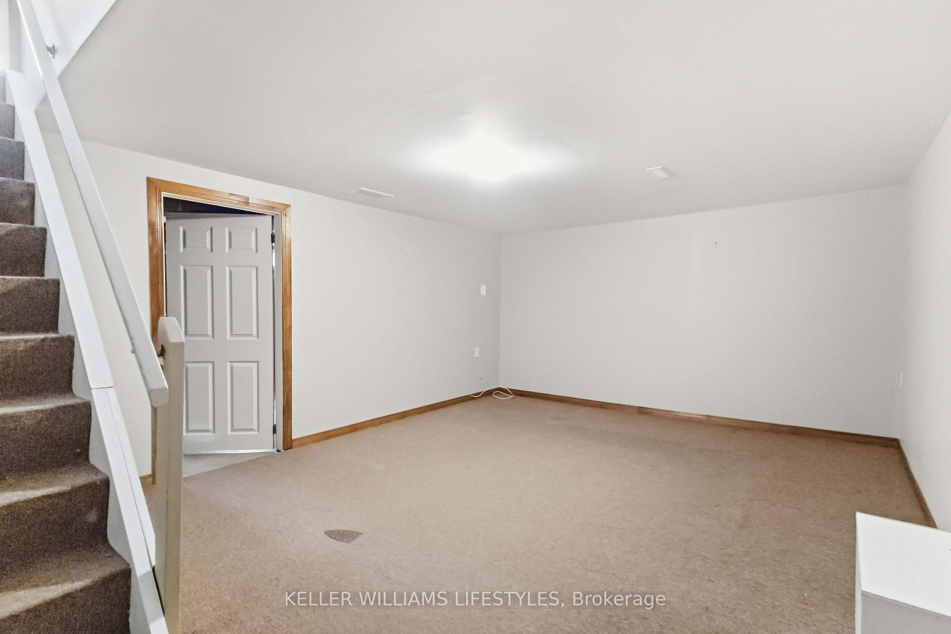 Photo 45 of 129 Culver Crescent, London, East H — HOMEH