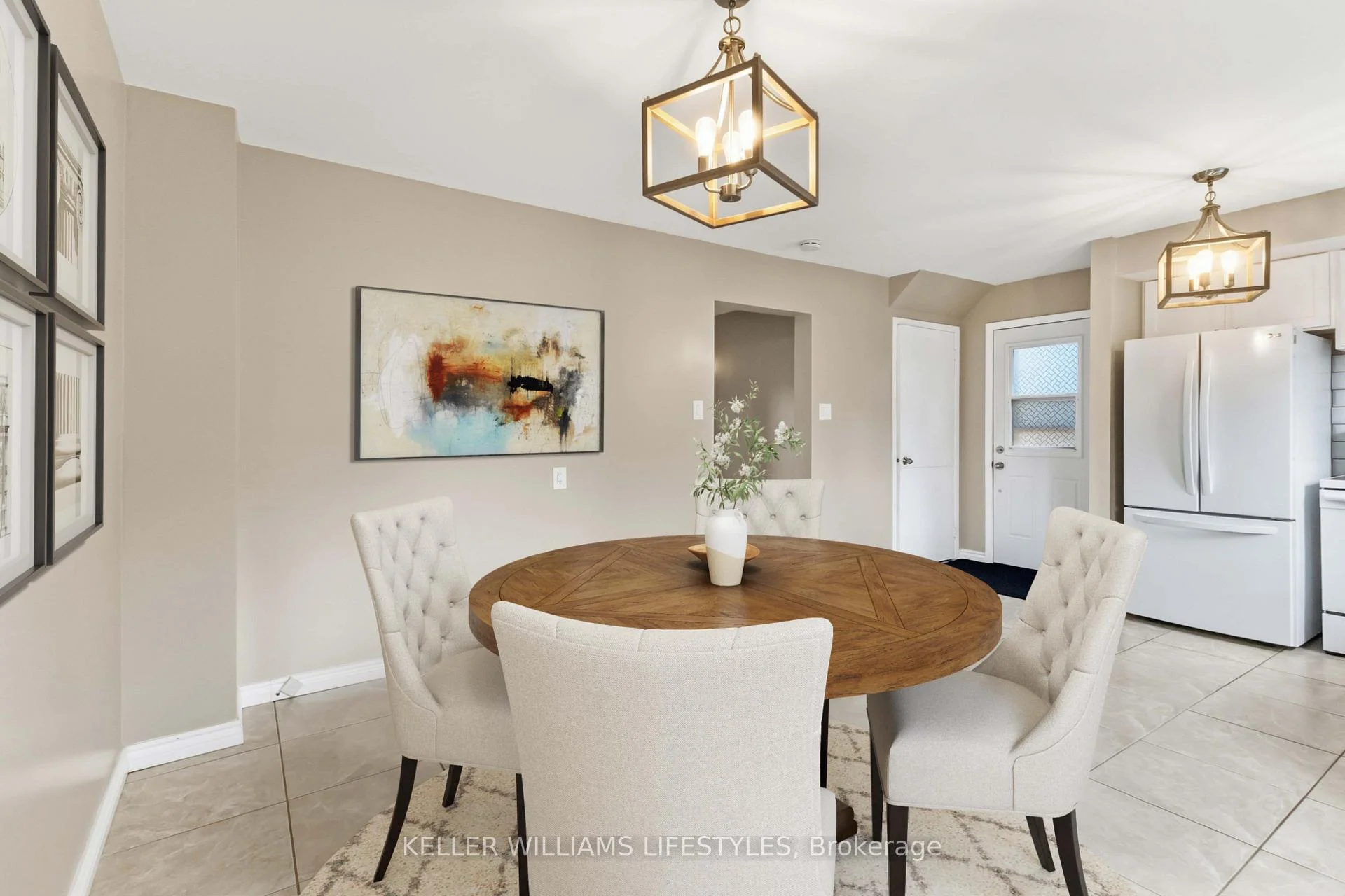 Photo 23 of 129 Culver Crescent, London, East H — HOMEH
