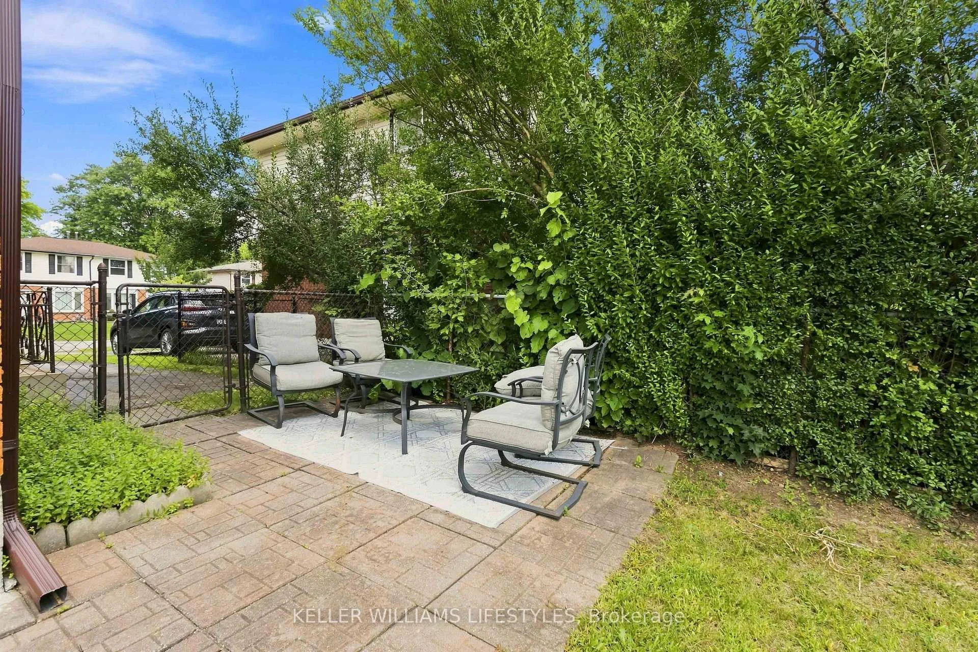 Photo 42 of 129 Culver Crescent, London, East H — HOMEH