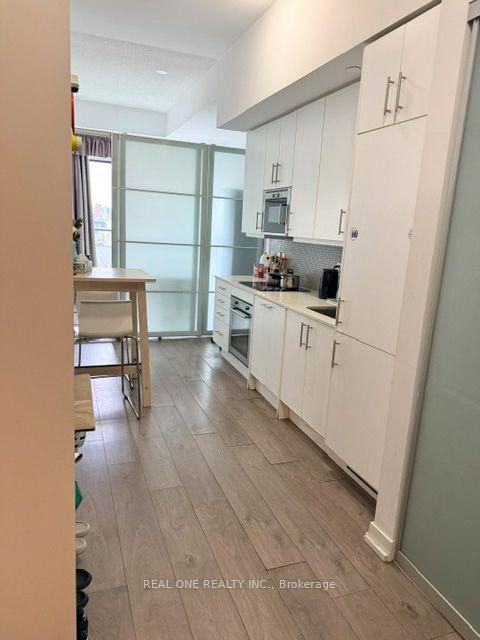 Photo 3 of Unit 716, 297 College Street, Toronto, Kensington-Chinatown — HOMEH