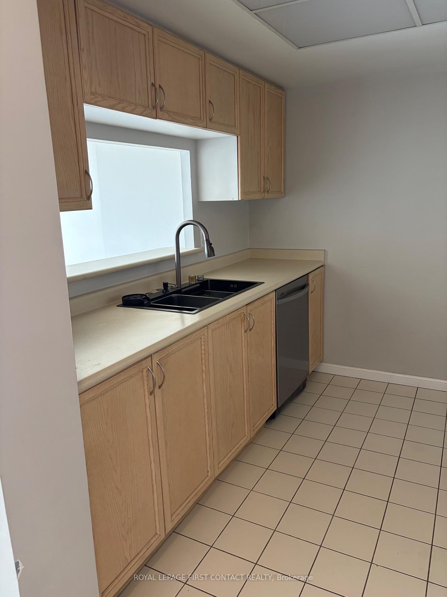 Photo 8 of Unit 709, 65 Ellen Street, Barrie, City Centre — HOMEH