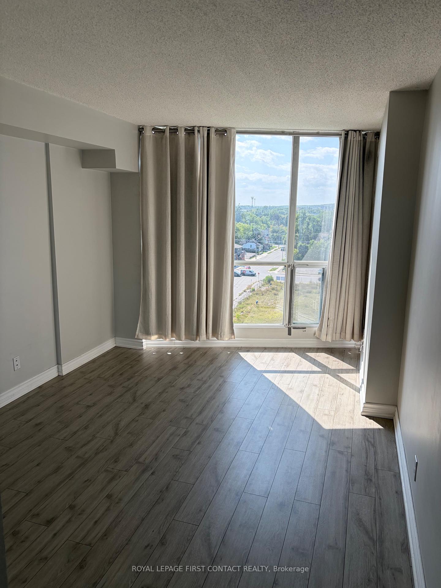 Photo 10 of Unit 709, 65 Ellen Street, Barrie, City Centre — HOMEH