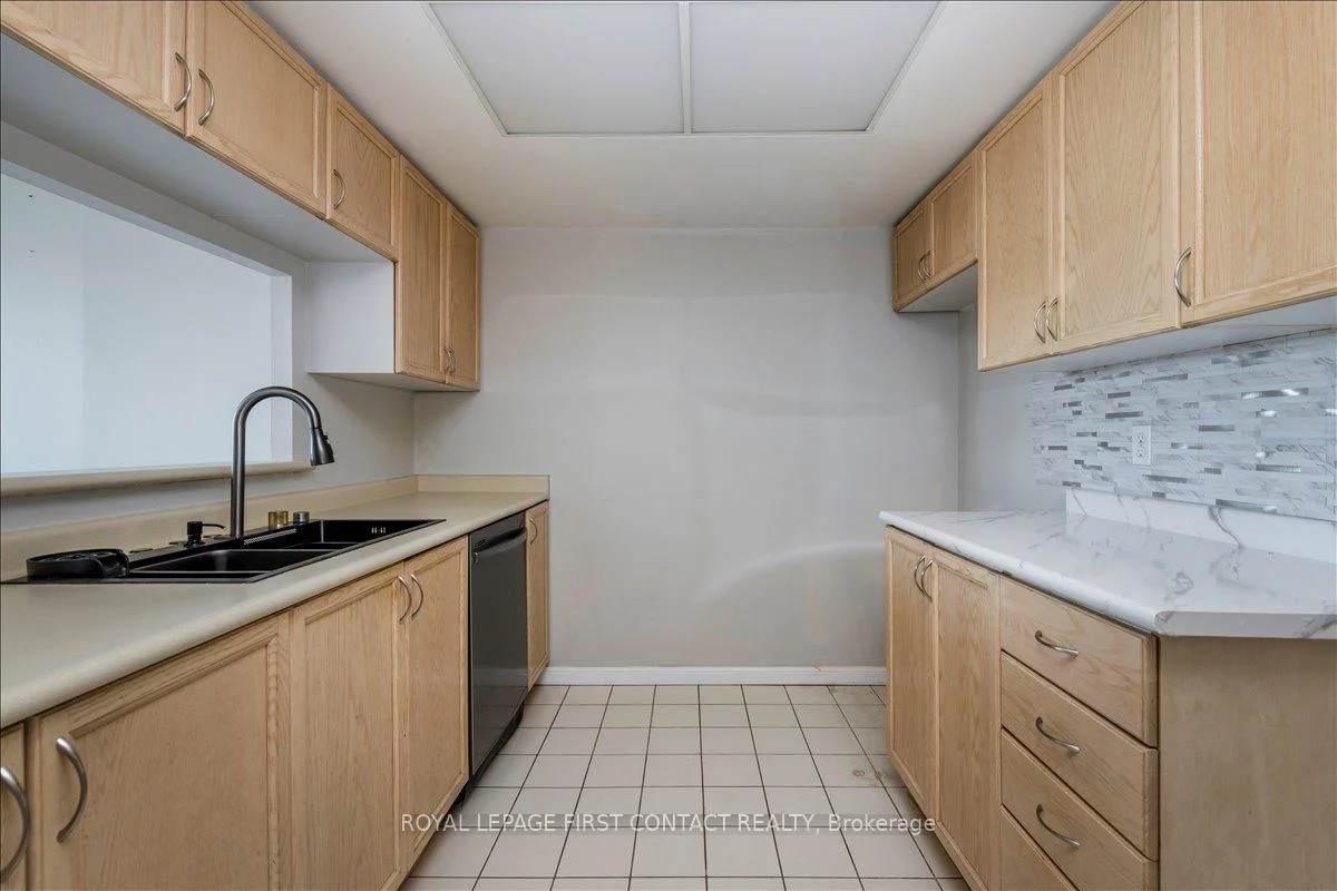 Photo 13 of Unit 709, 65 Ellen Street, Barrie, City Centre — HOMEH