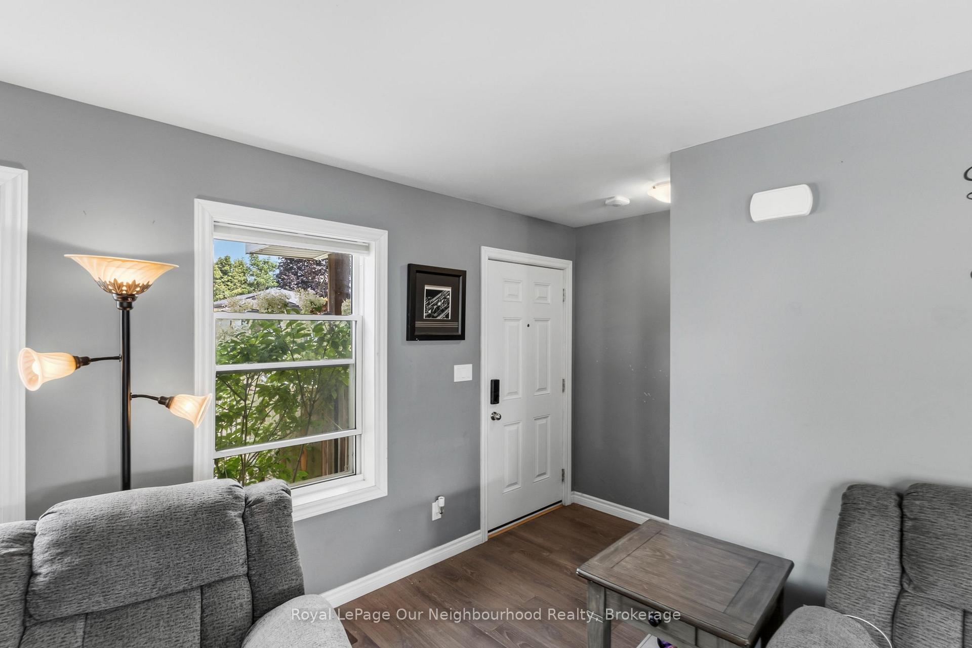 Photo 4 of 28 Hope Street N, Port Hope — HOMEH