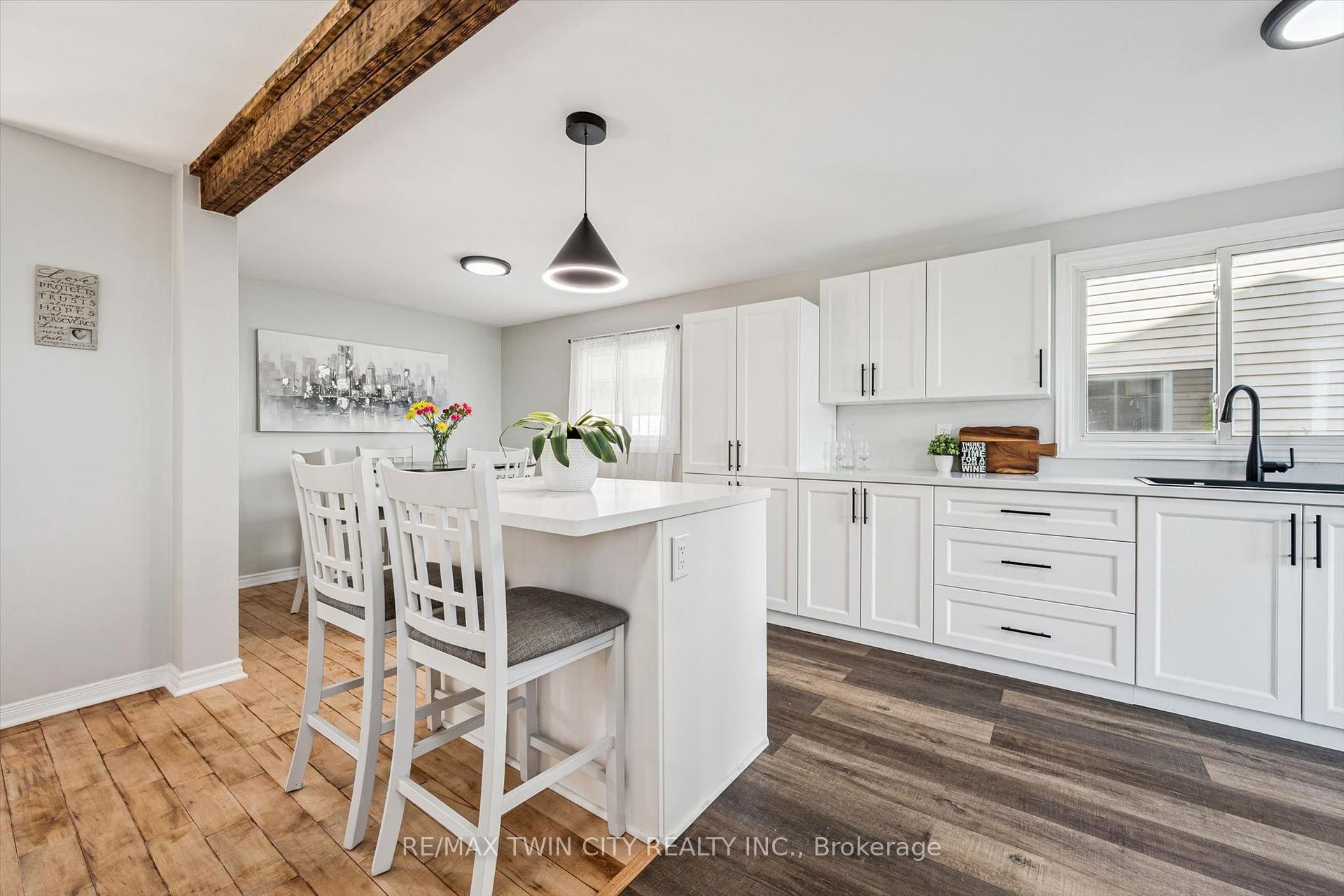 Photo 11 of 54 Royal Orchard Place, Kitchener, Forest Heights — HOMEH