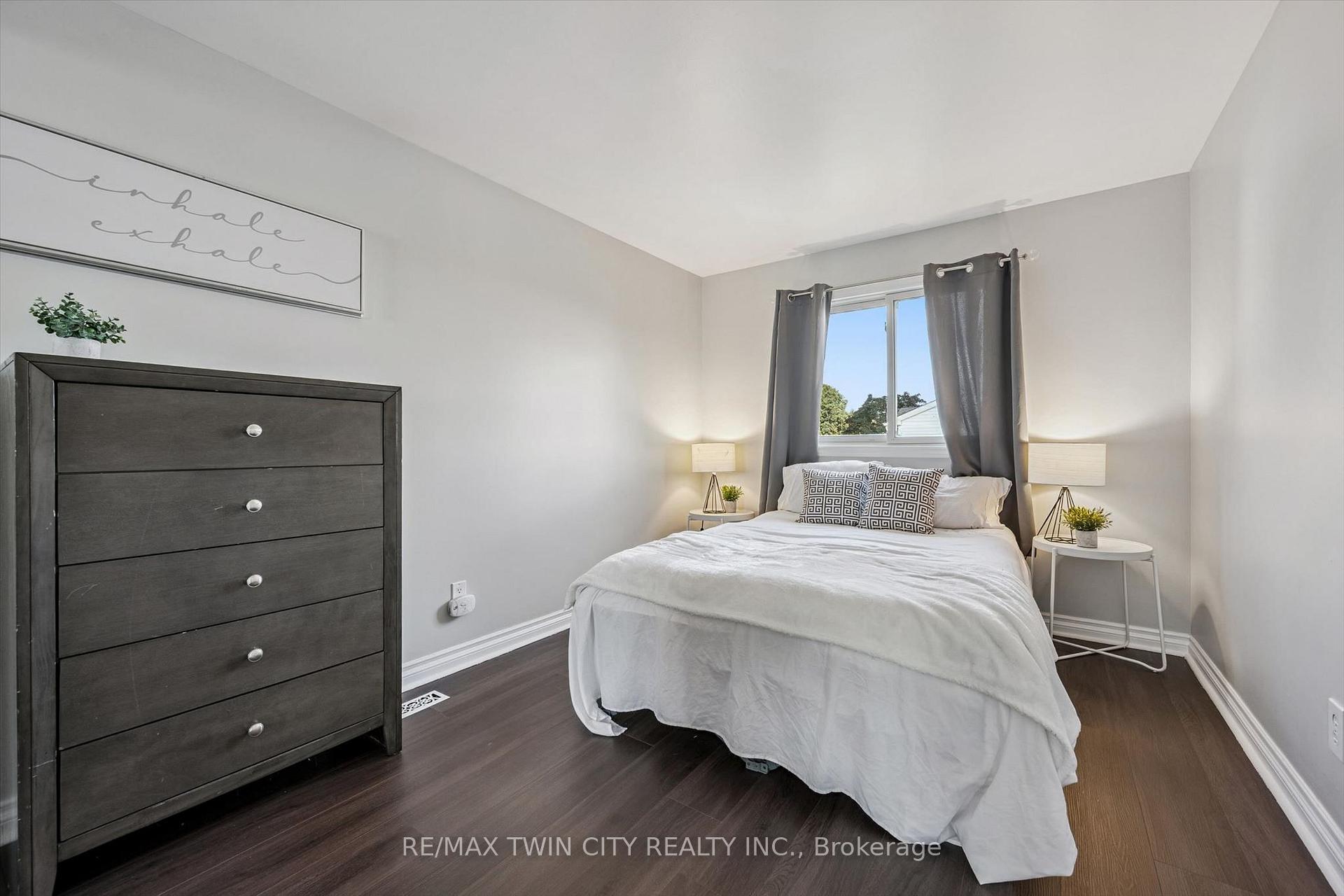 Photo 19 of 54 Royal Orchard Place, Kitchener, Forest Heights — HOMEH