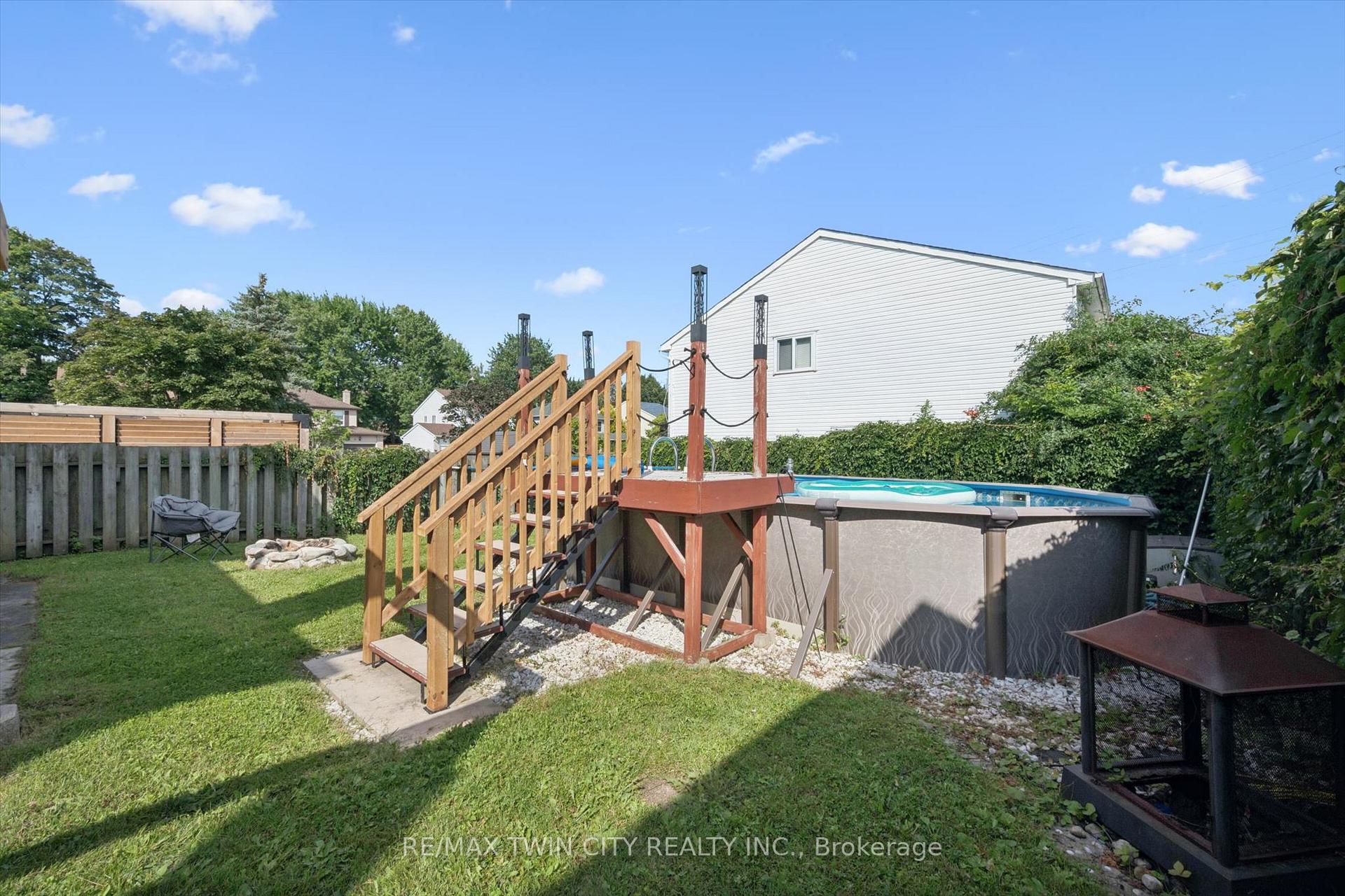 Photo 33 of 54 Royal Orchard Place, Kitchener, Forest Heights — HOMEH
