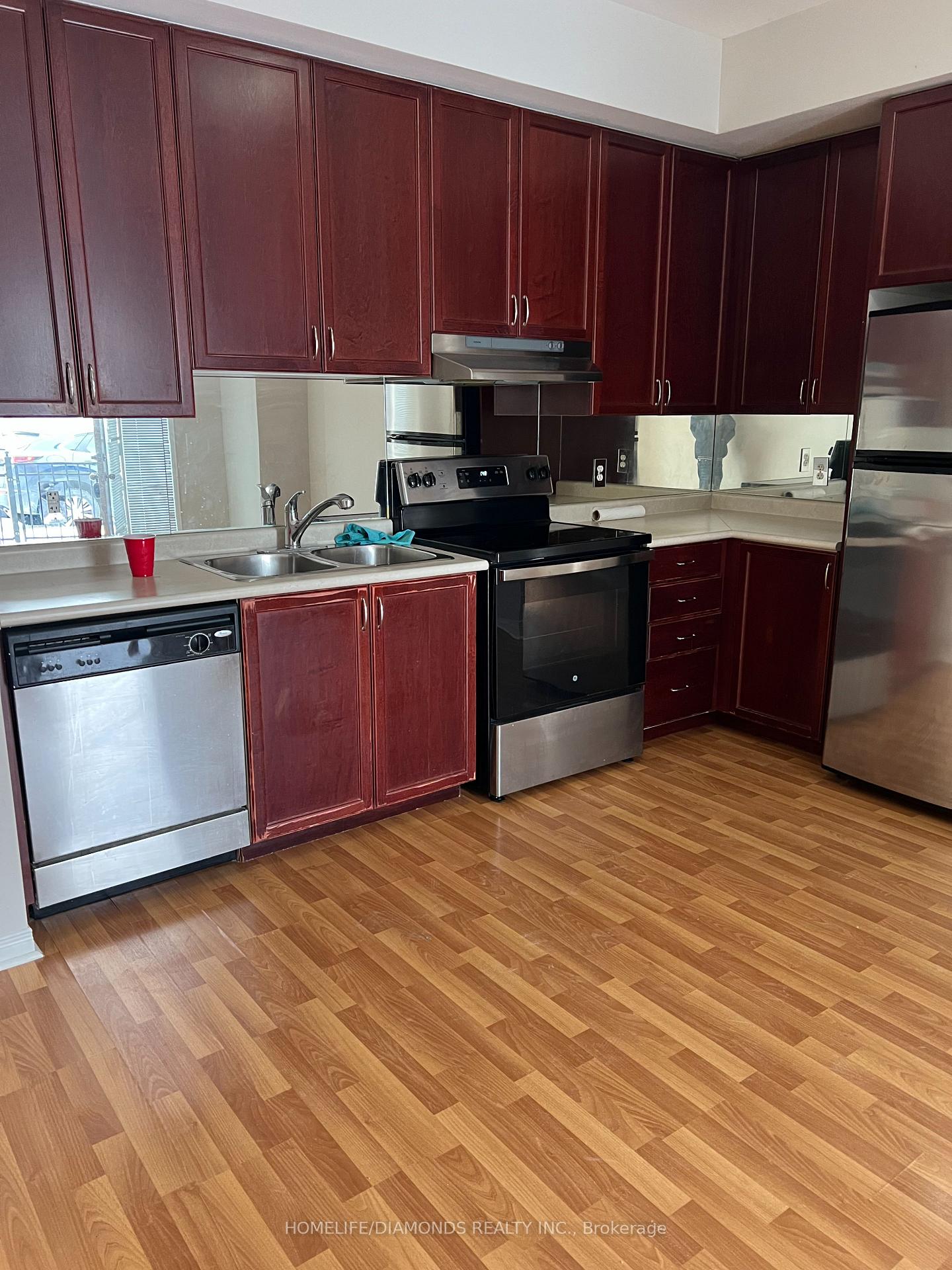 Photo 3 of Unit 149, 60 Fairwood Circle, Brampton, Sandringham-Wellington — HOMEH