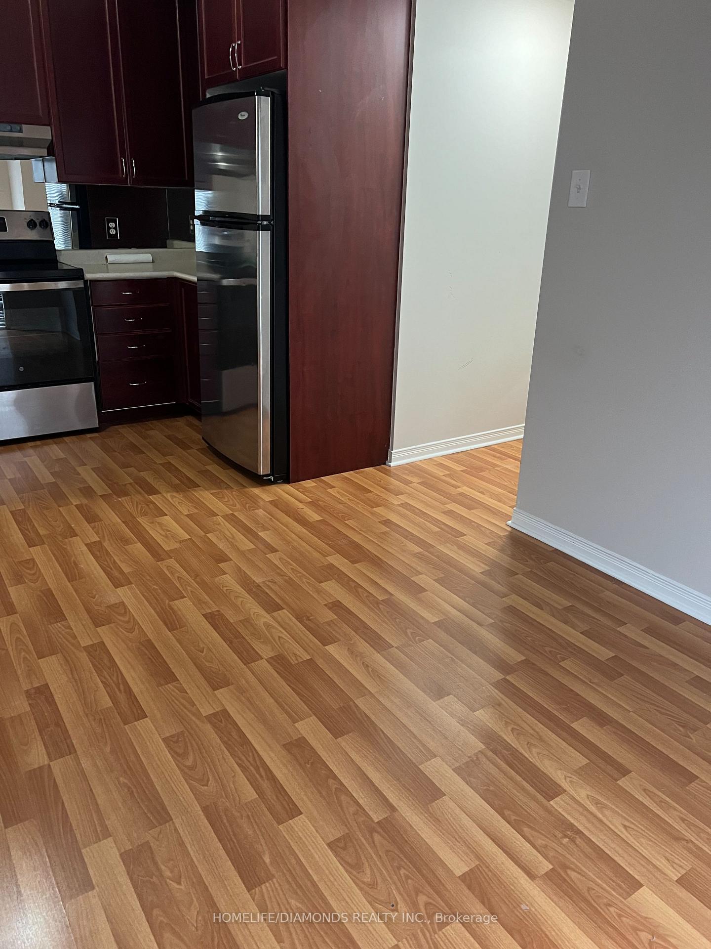 Photo 4 of Unit 149, 60 Fairwood Circle, Brampton, Sandringham-Wellington — HOMEH