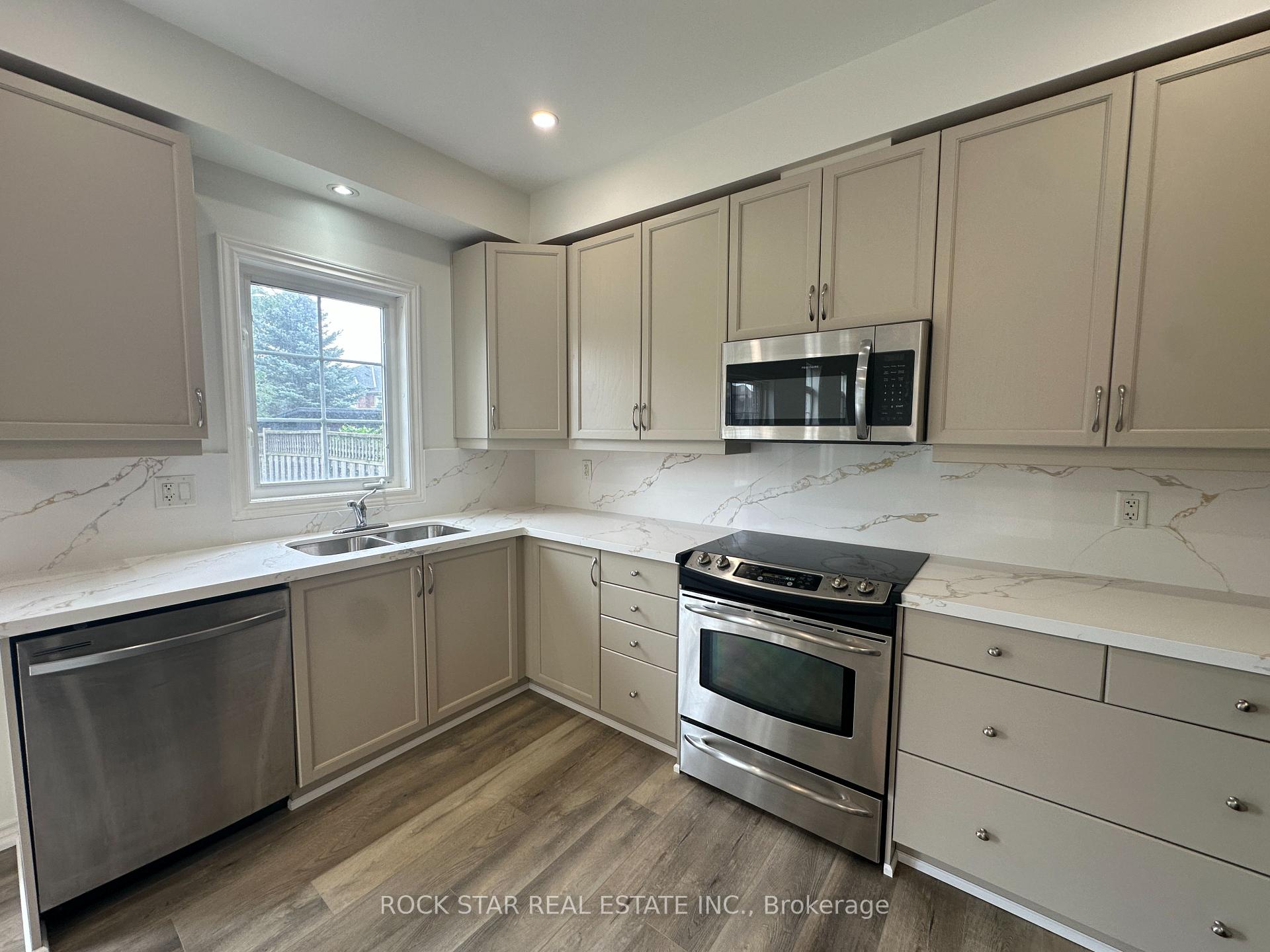 Photo 10 of Unit 49, 99 Panabaker Drive, Hamilton, Ancaster — HOMEH