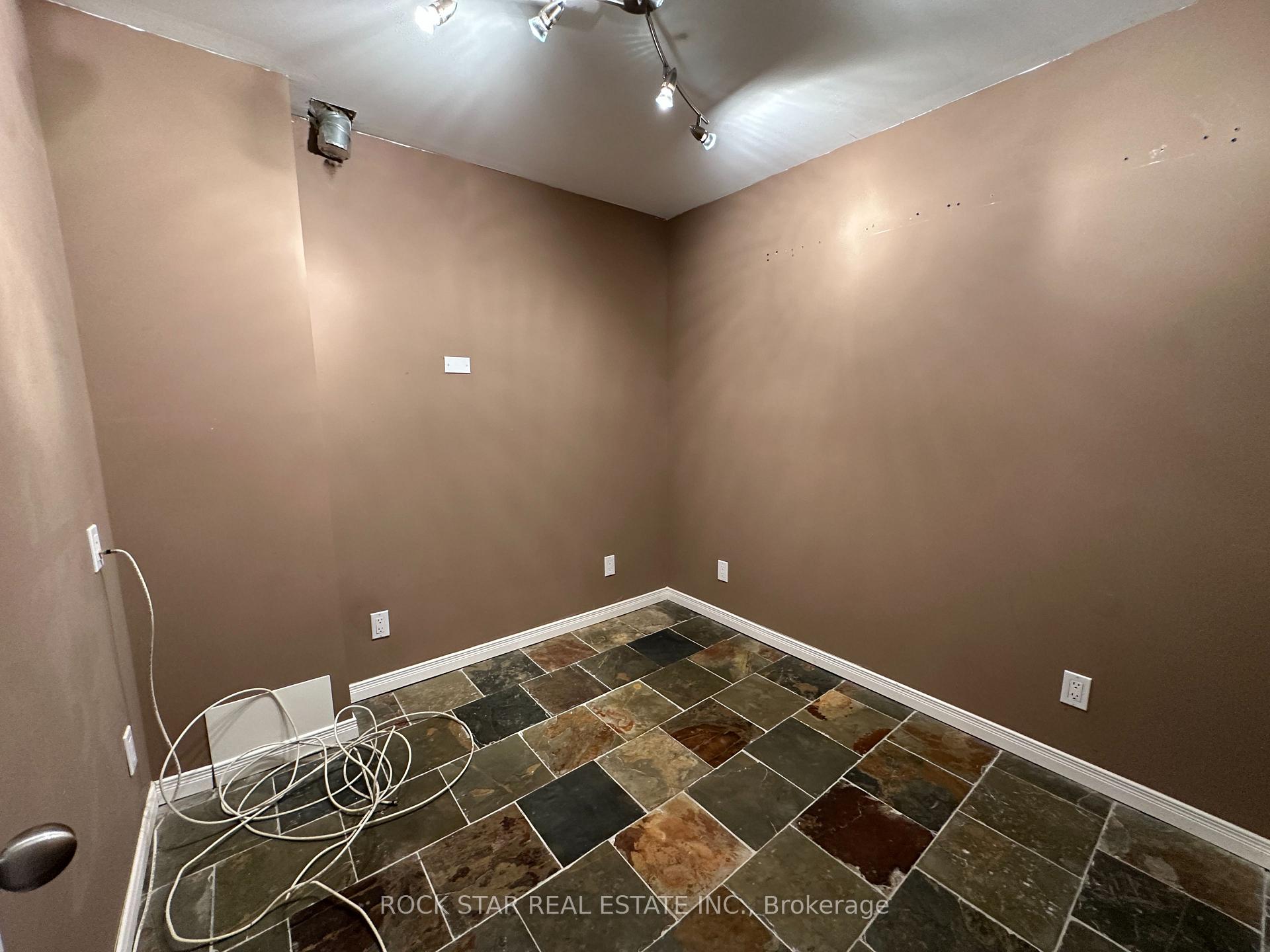 Photo 35 of Unit 49, 99 Panabaker Drive, Hamilton, Ancaster — HOMEH