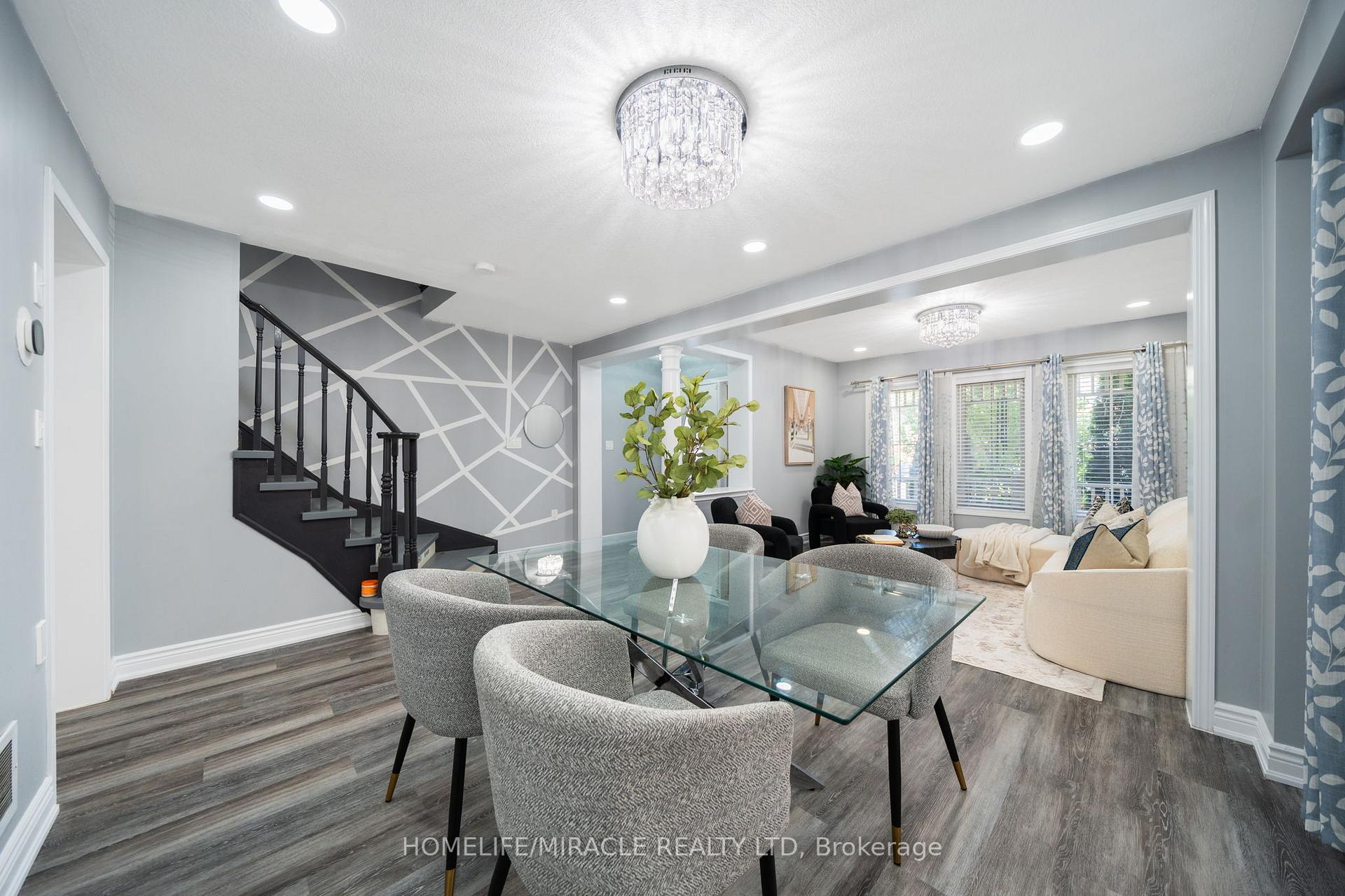 Photo 7 of 151 Baldwin Drive, Cambridge, Silver Heights — HOMEH