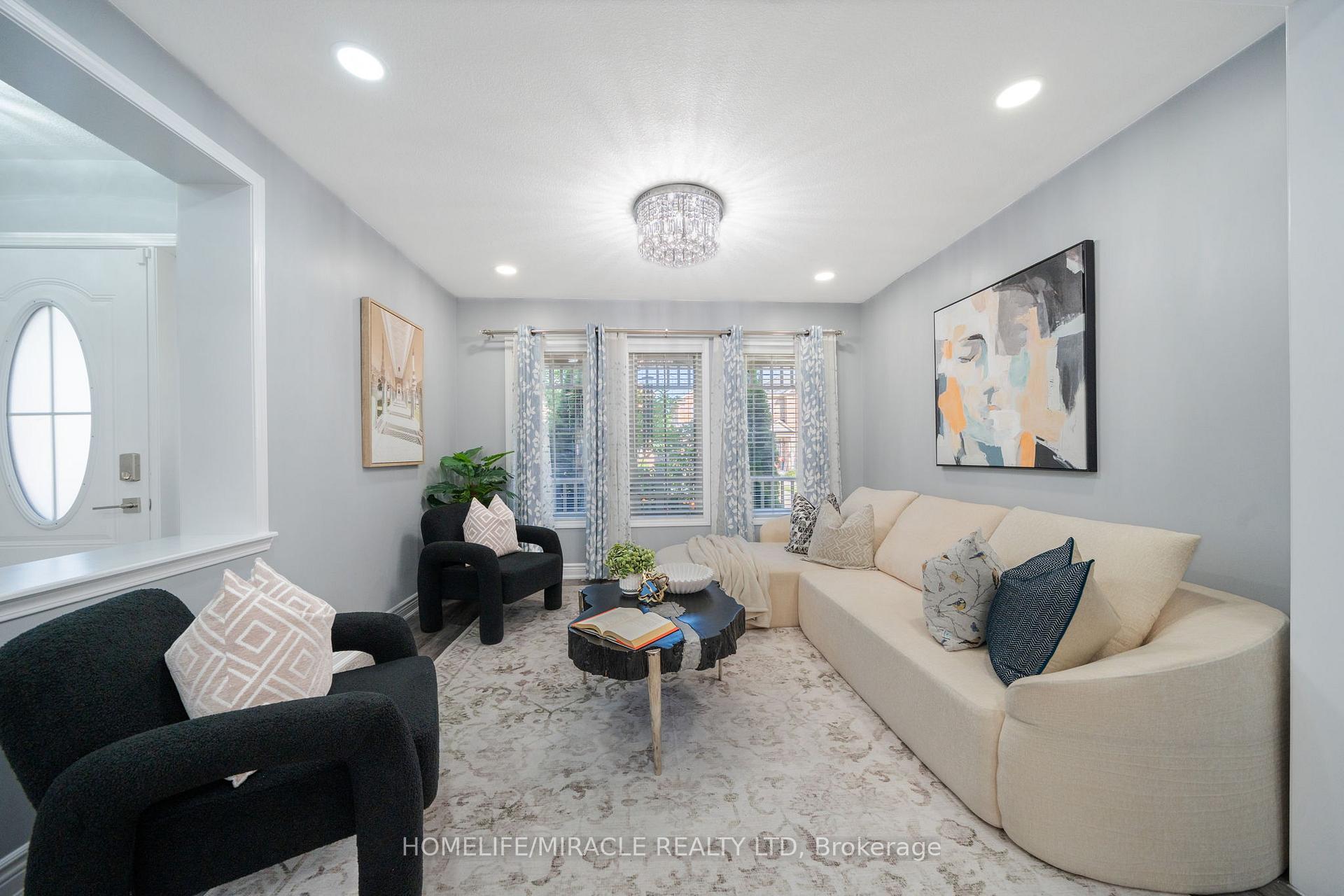 Photo 10 of 151 Baldwin Drive, Cambridge, Silver Heights — HOMEH