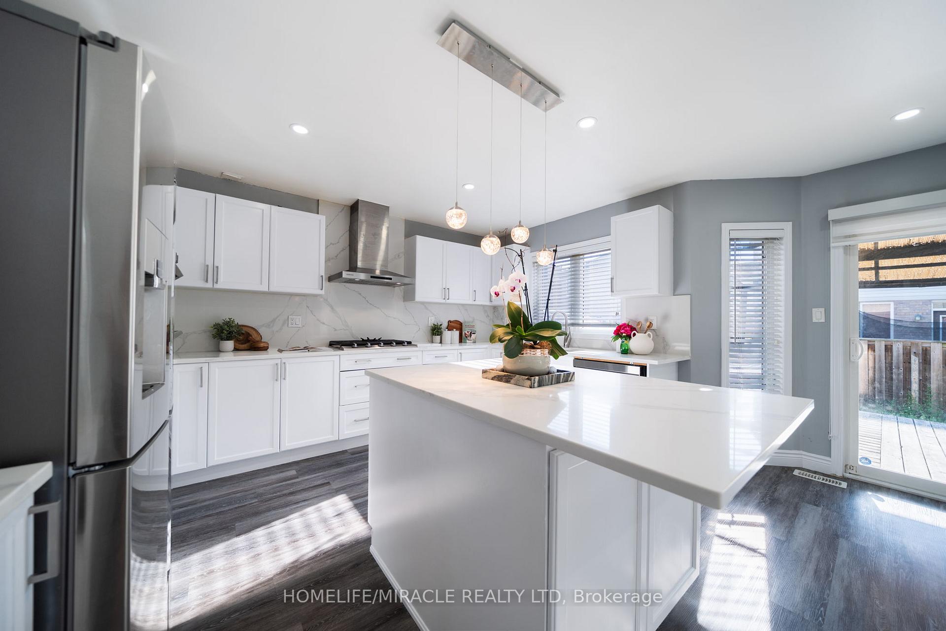 Photo 17 of 151 Baldwin Drive, Cambridge, Silver Heights — HOMEH