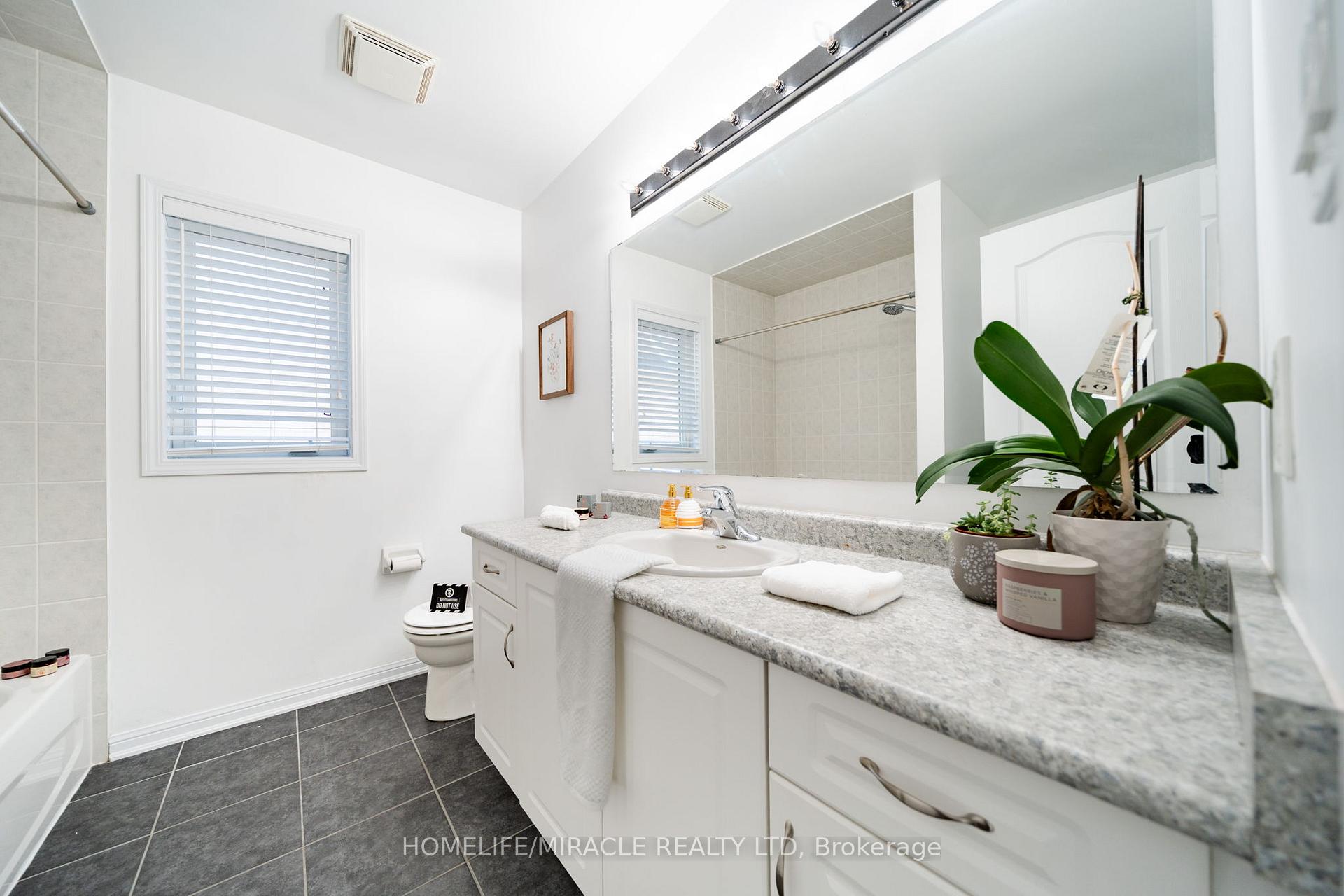 Photo 28 of 151 Baldwin Drive, Cambridge, Silver Heights — HOMEH