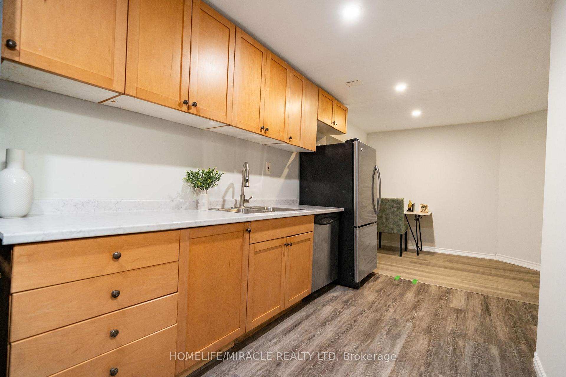 Photo 35 of 151 Baldwin Drive, Cambridge, Silver Heights — HOMEH