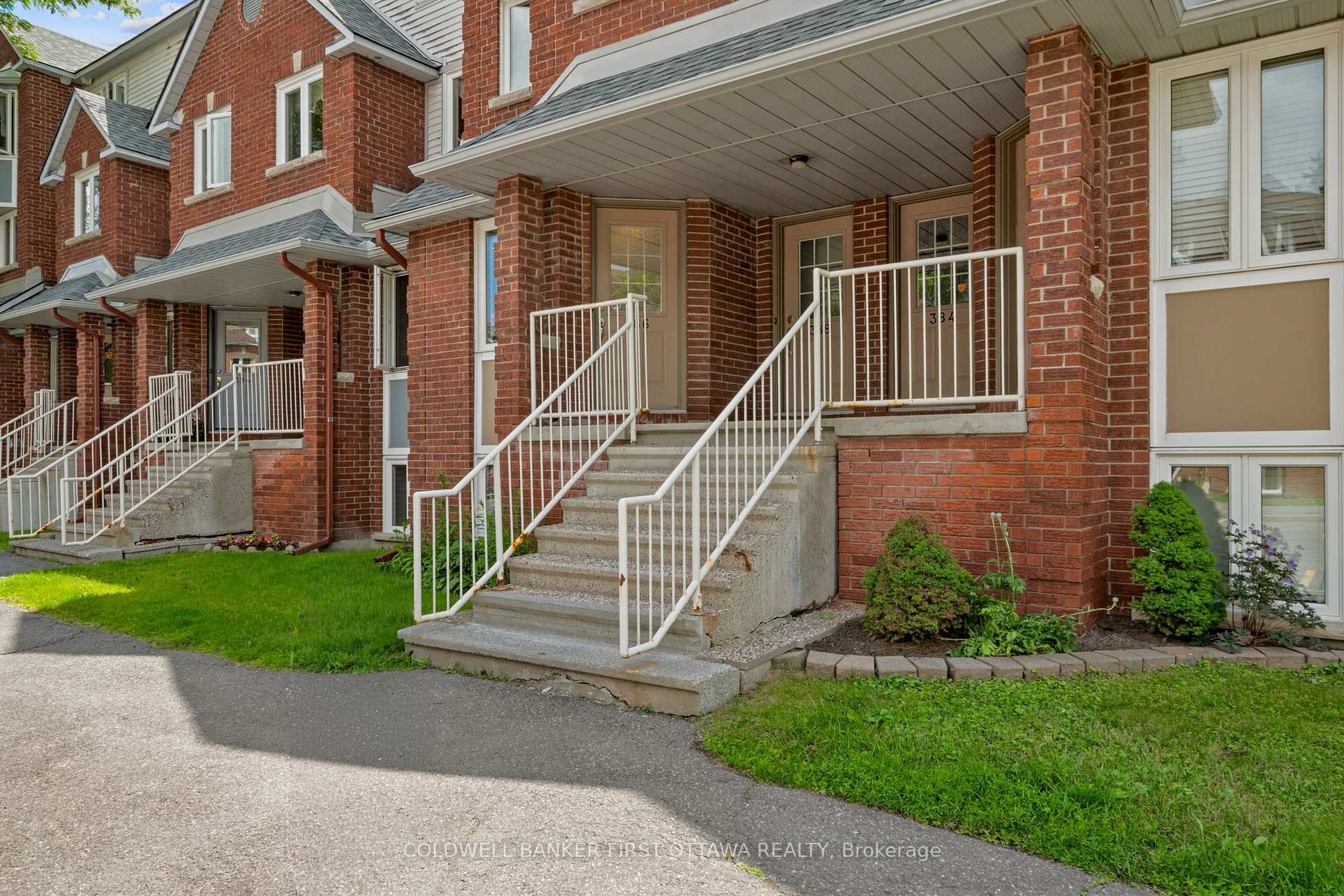 Photo 2 of 386 Briston Private, Ottawa, Hunt Club Park — HOMEH