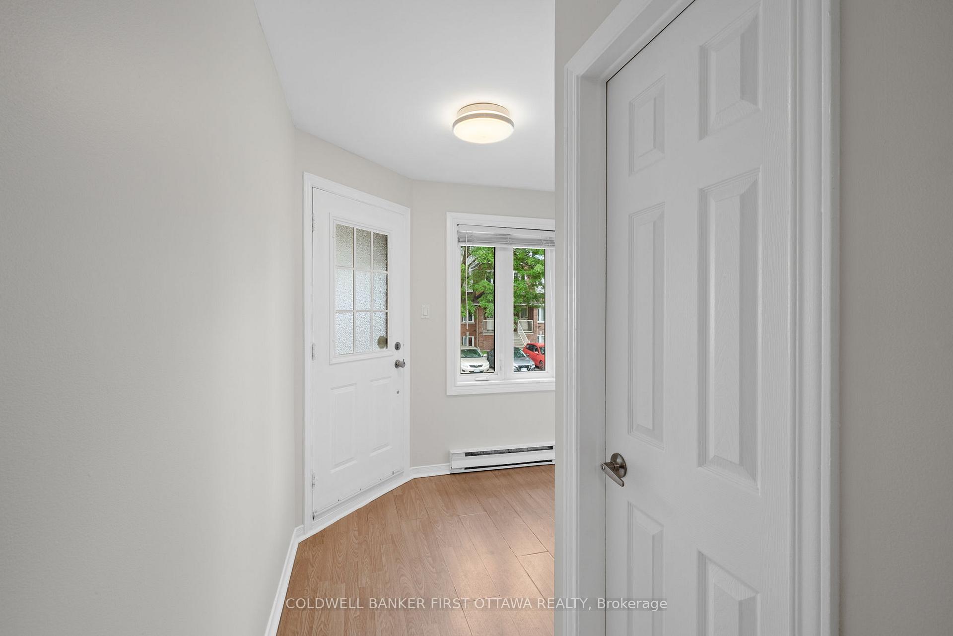 Photo 5 of 386 Briston Private, Ottawa, Hunt Club Park — HOMEH