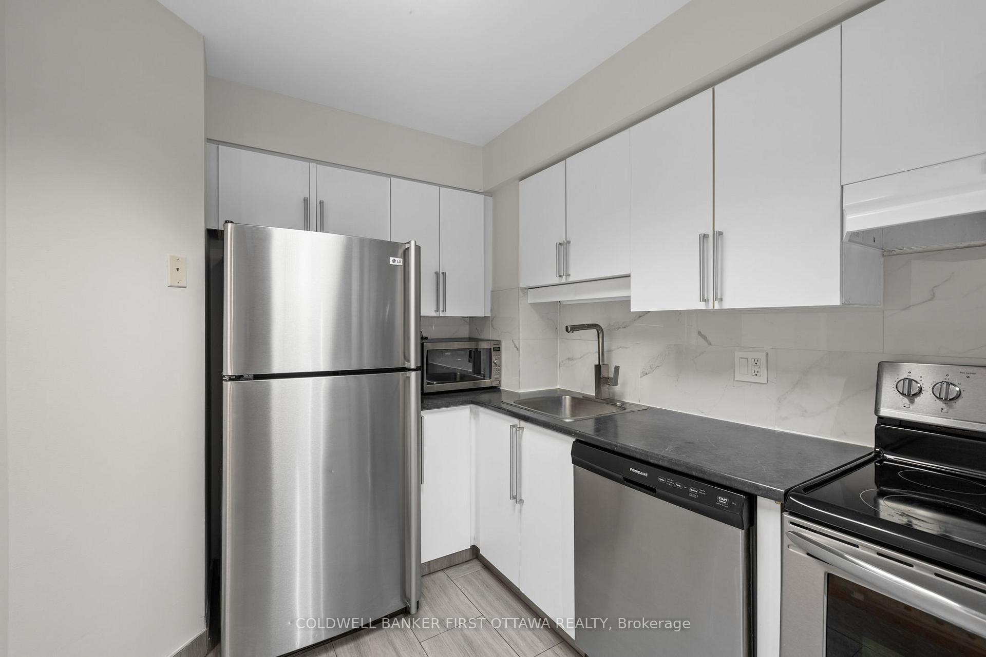 Photo 9 of 386 Briston Private, Ottawa, Hunt Club Park — HOMEH