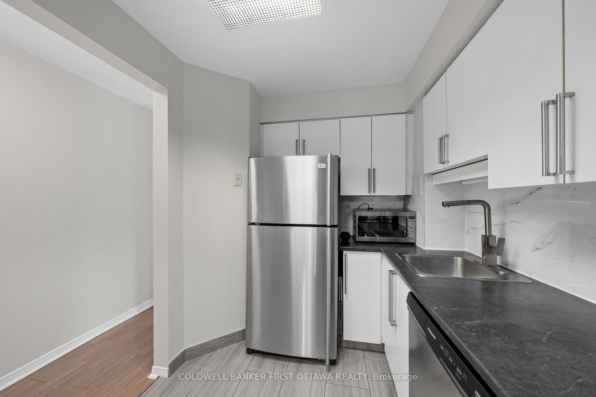Photo 10 of 386 Briston Private, Ottawa, Hunt Club Park — HOMEH