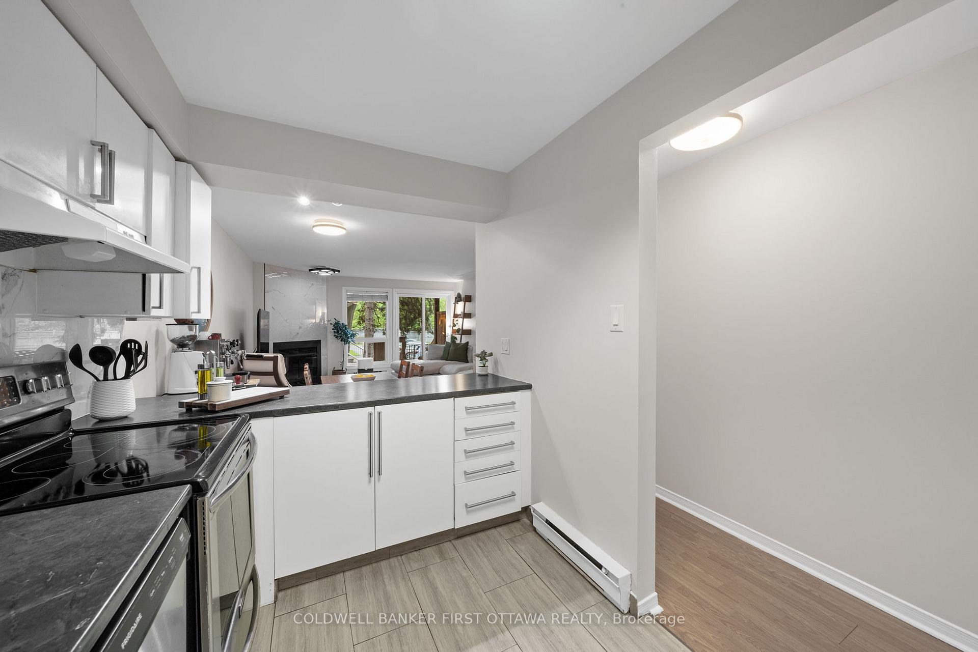 Photo 11 of 386 Briston Private, Ottawa, Hunt Club Park — HOMEH