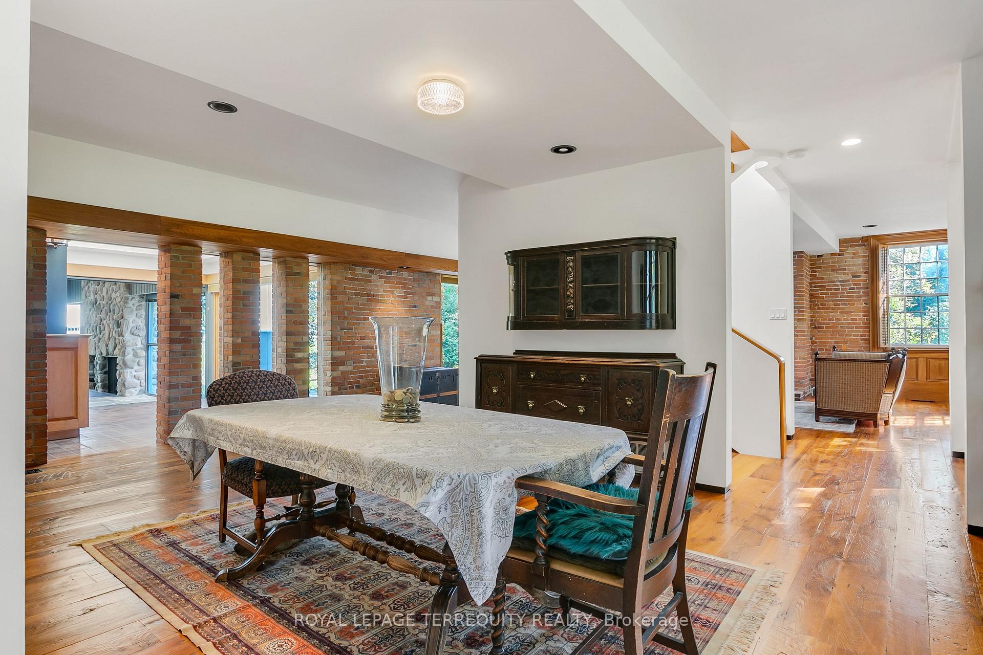 Photo 10 of 15625 8th Concession Road, King, Rural King — HOMEH
