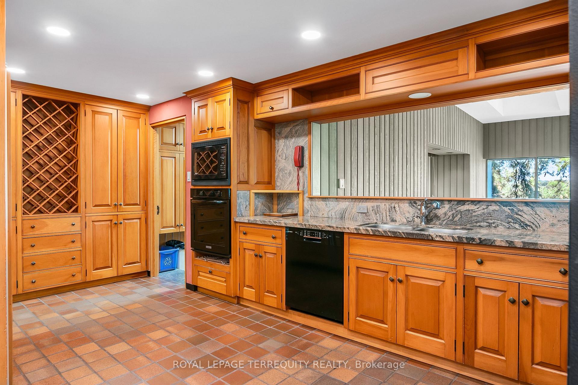 Photo 14 of 15625 8th Concession Road, King, Rural King — HOMEH