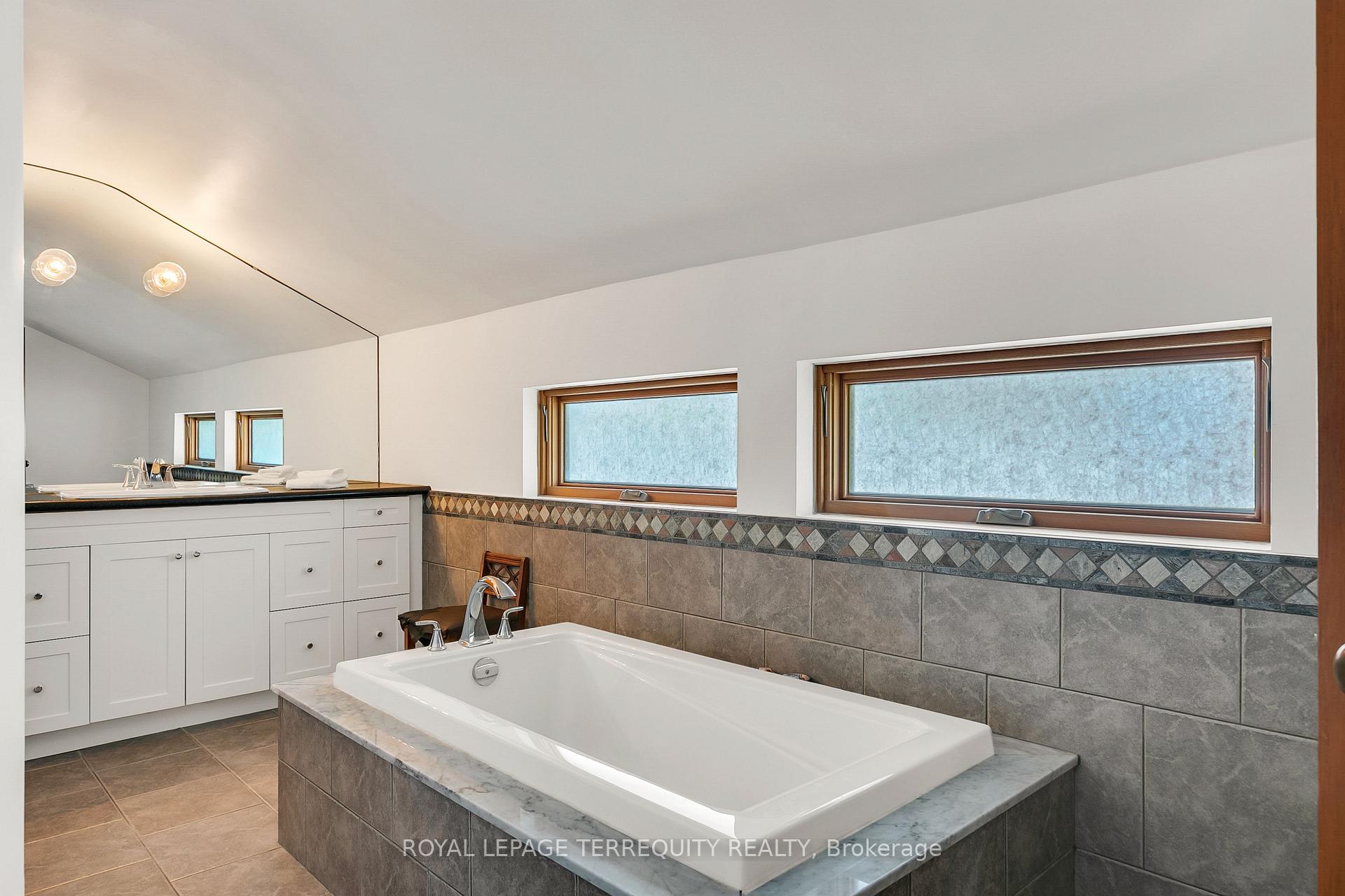 Photo 30 of 15625 8th Concession Road, King, Rural King — HOMEH