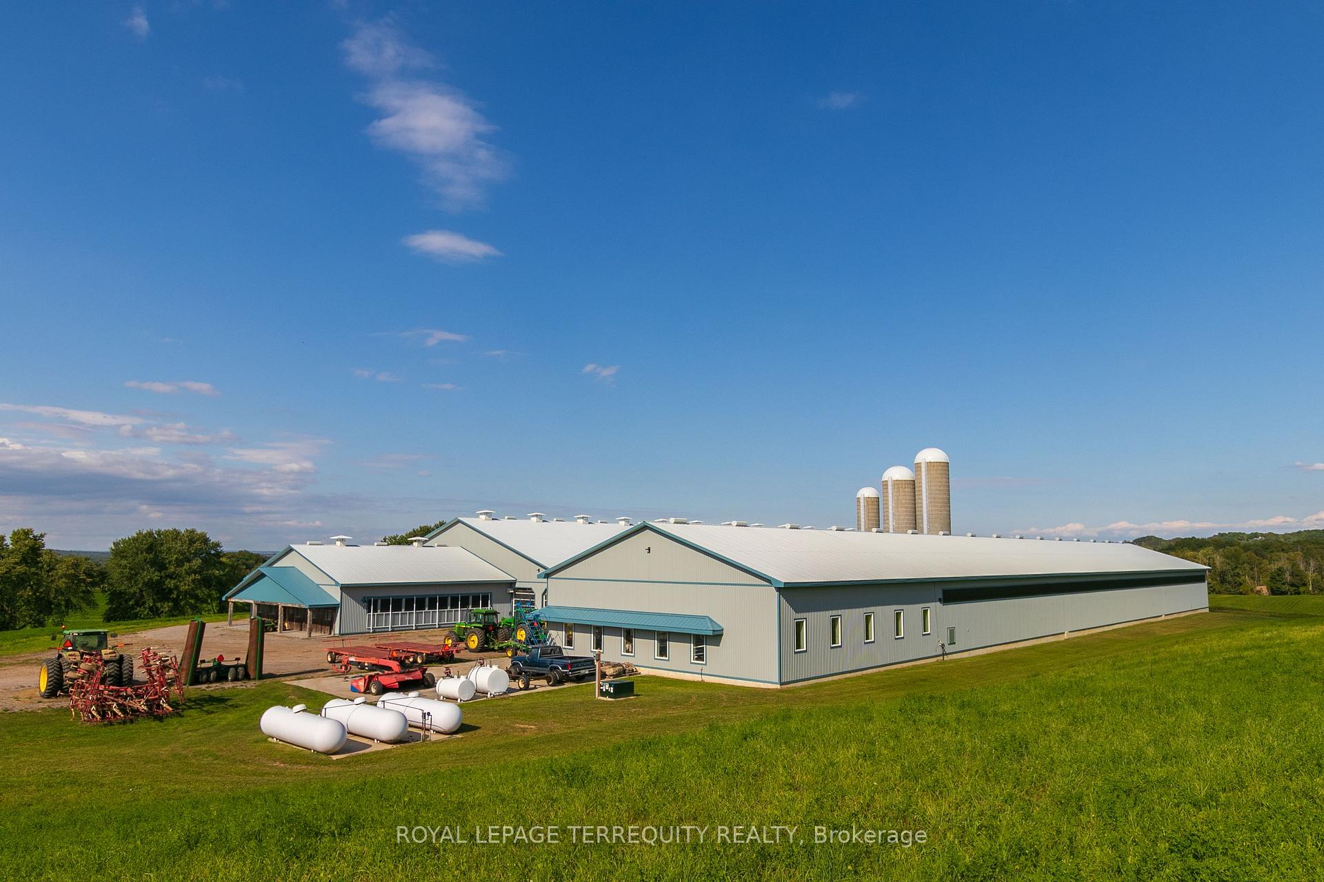 Photo 42 of 15625 8th Concession Road, King, Rural King — HOMEH