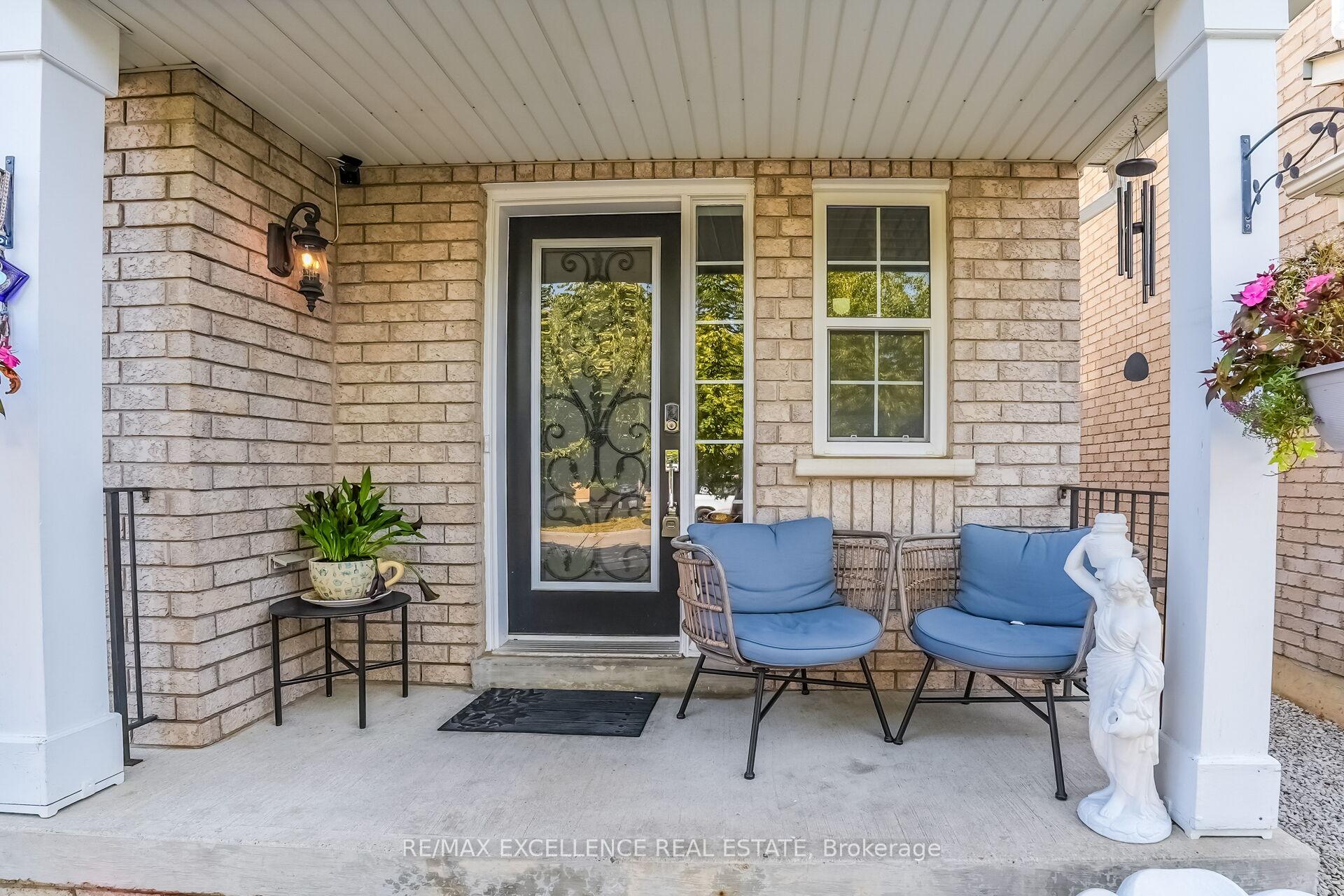 Photo 3 of 78 Brentcliff Drive, Brampton, Fletcher's Meadow — HOMEH
