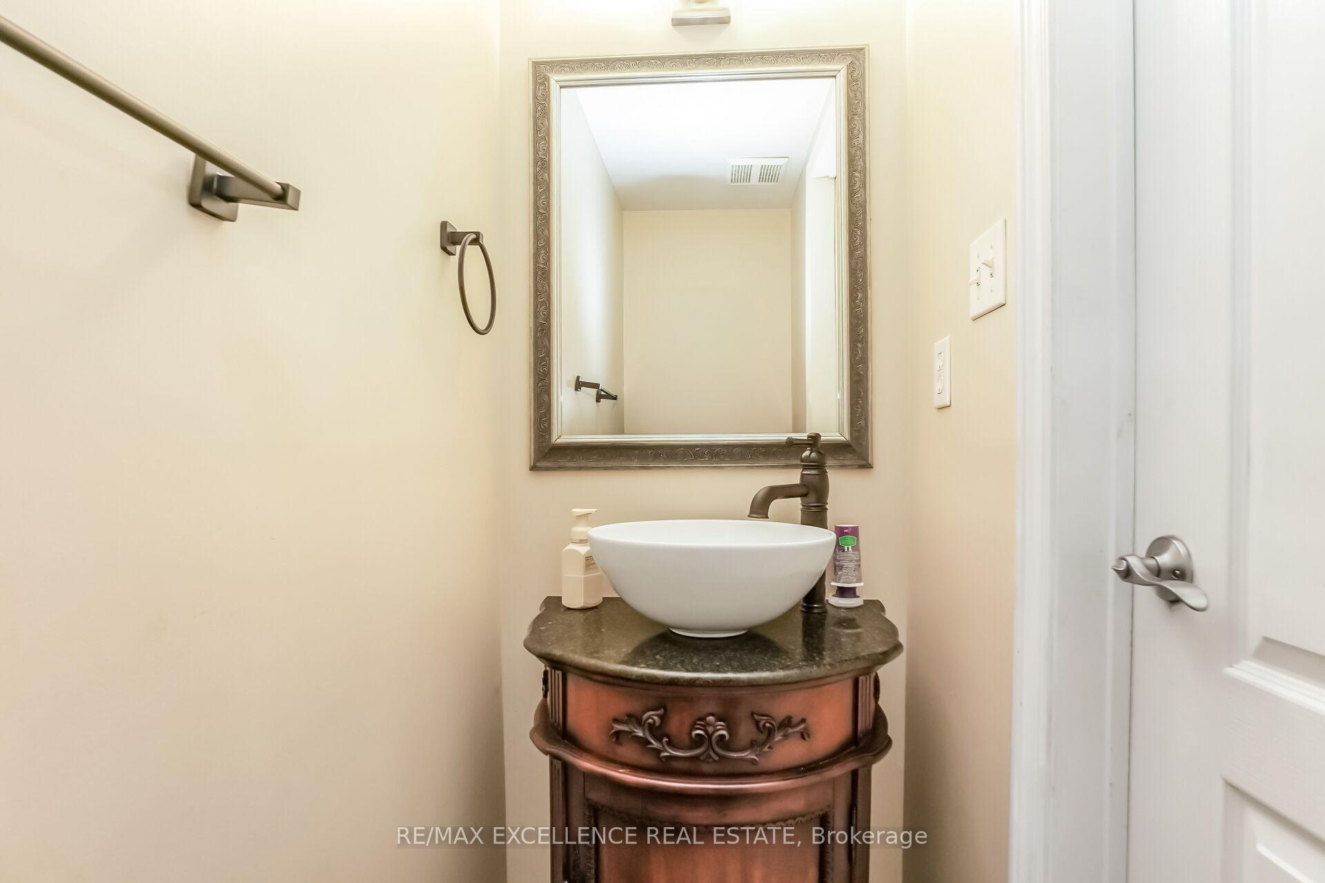 Photo 10 of 78 Brentcliff Drive, Brampton, Fletcher's Meadow — HOMEH