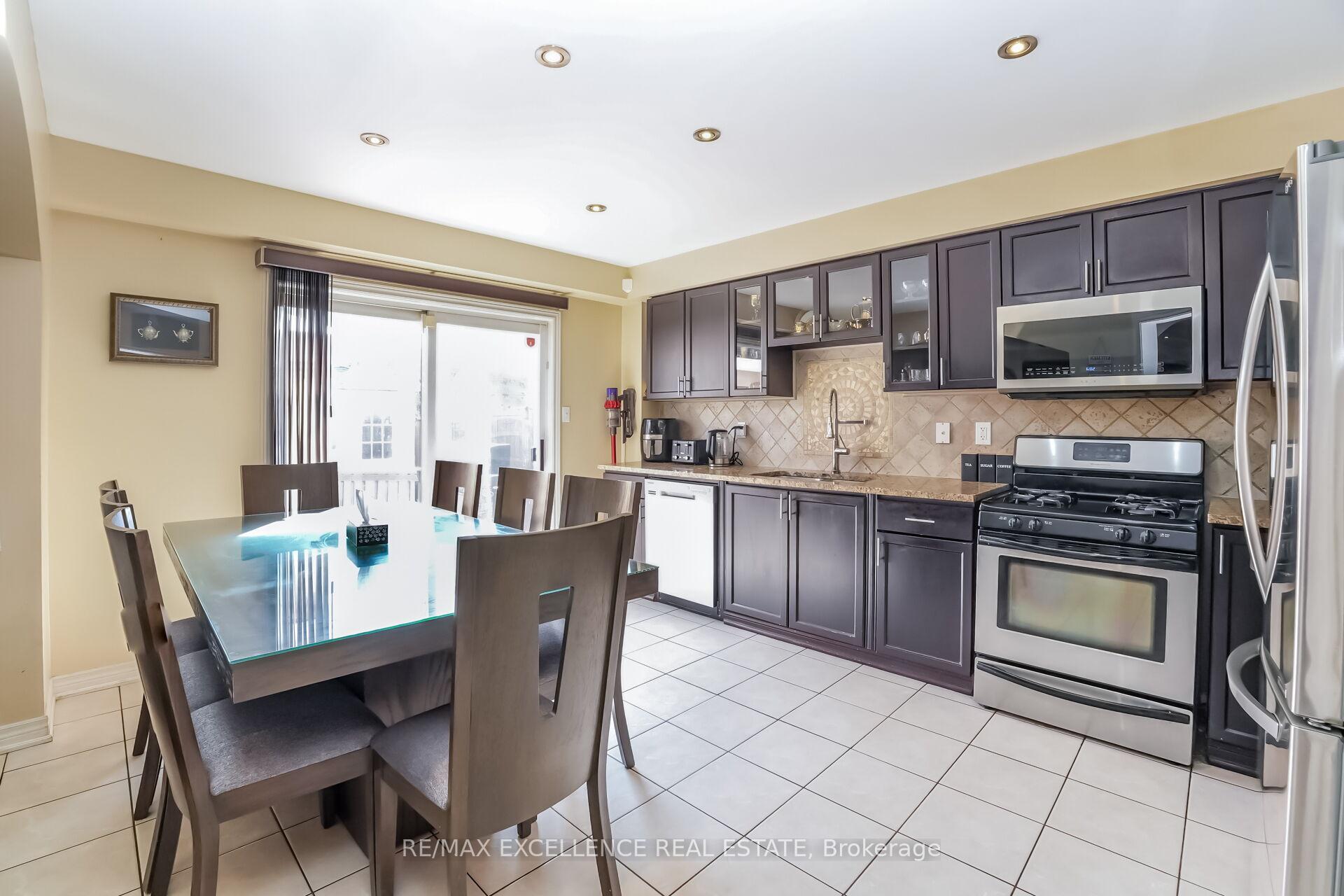 Photo 15 of 78 Brentcliff Drive, Brampton, Fletcher's Meadow — HOMEH
