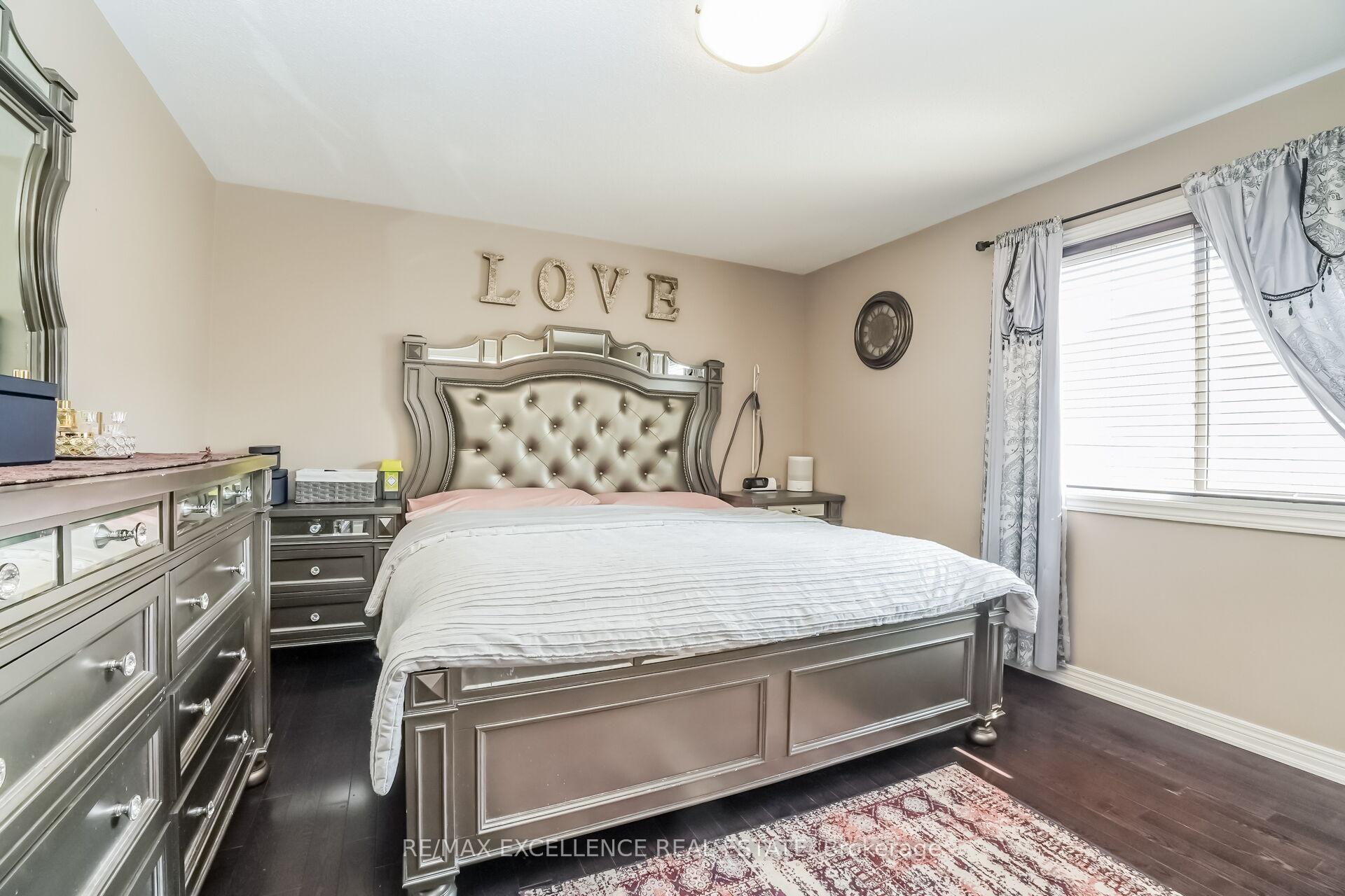 Photo 19 of 78 Brentcliff Drive, Brampton, Fletcher's Meadow — HOMEH