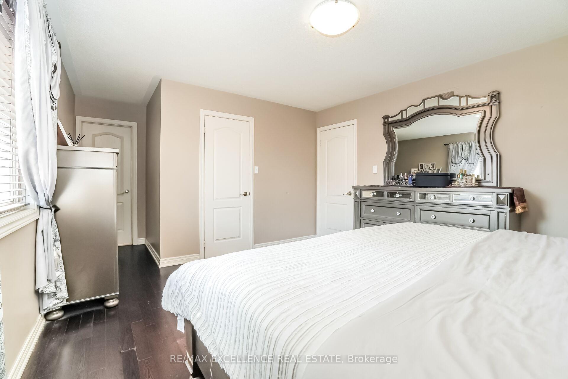 Photo 20 of 78 Brentcliff Drive, Brampton, Fletcher's Meadow — HOMEH