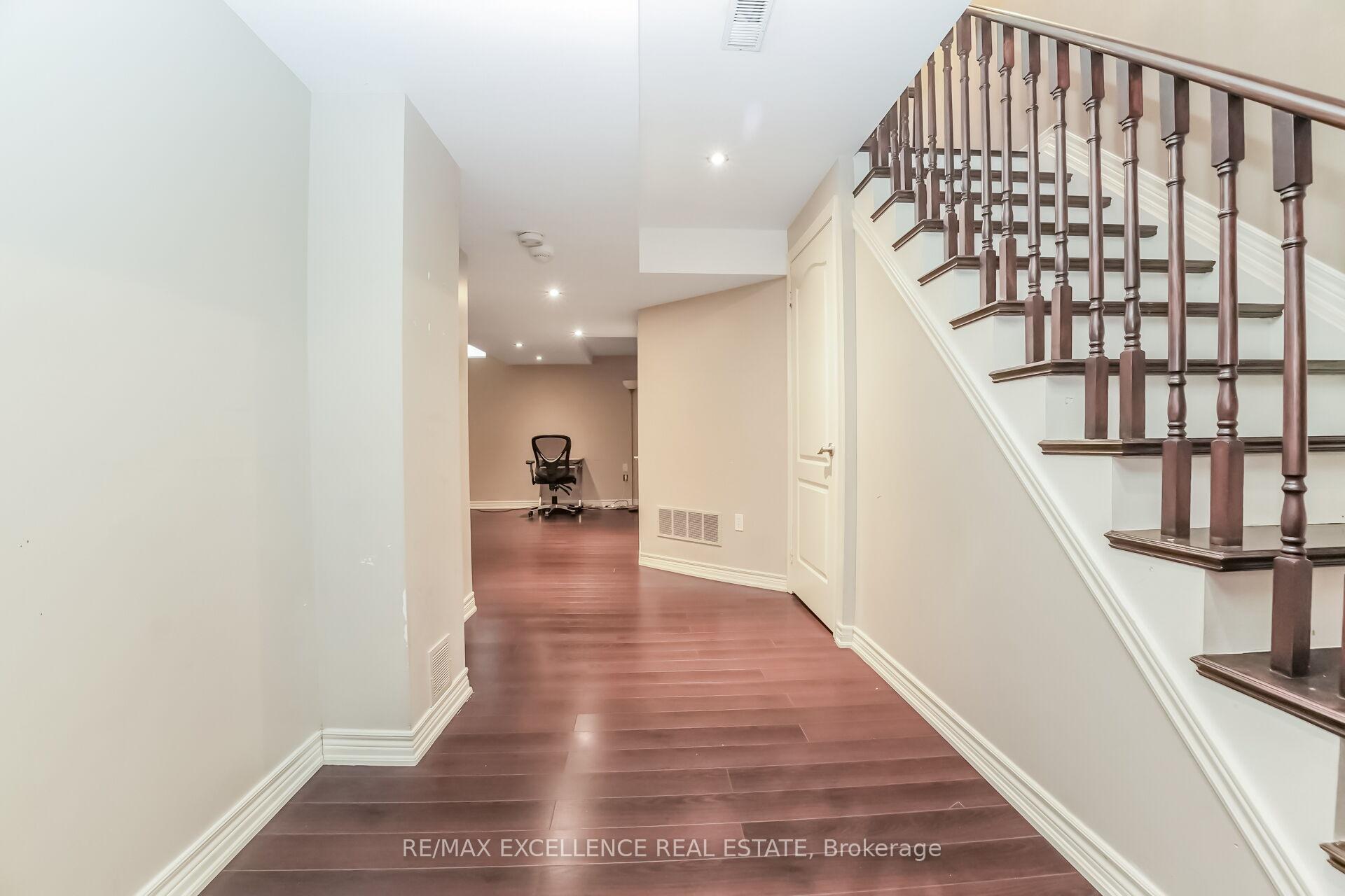 Photo 31 of 78 Brentcliff Drive, Brampton, Fletcher's Meadow — HOMEH