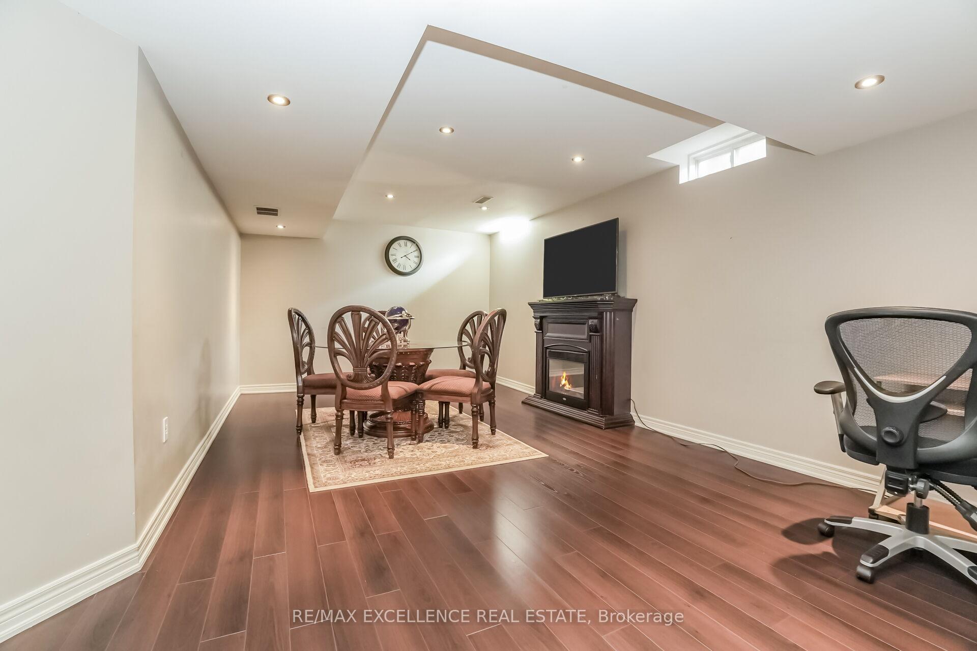 Photo 34 of 78 Brentcliff Drive, Brampton, Fletcher's Meadow — HOMEH