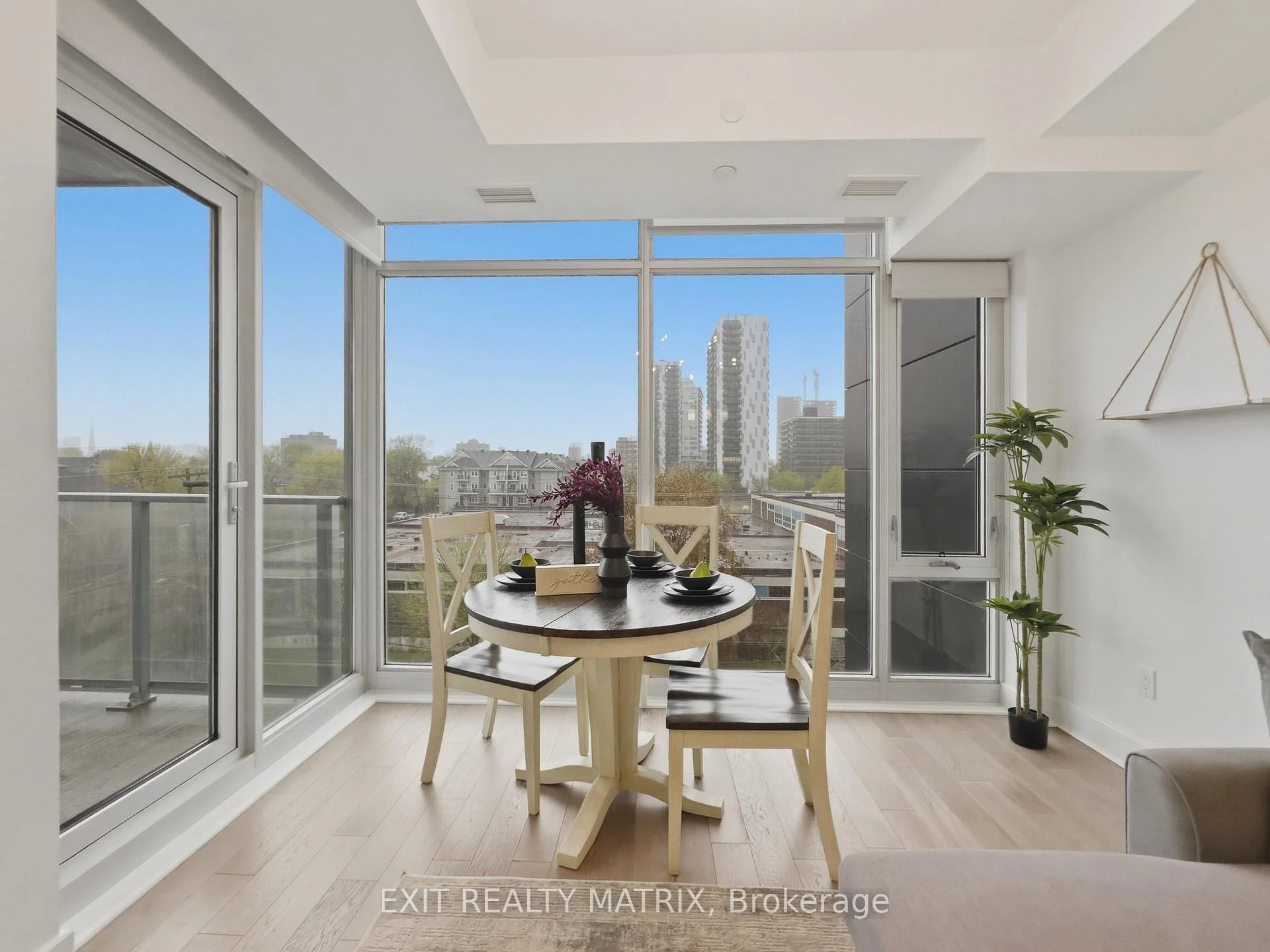 Photo 6 of Unit 513, 255 Bay Street, Ottawa, Ottawa Centre — HOMEH