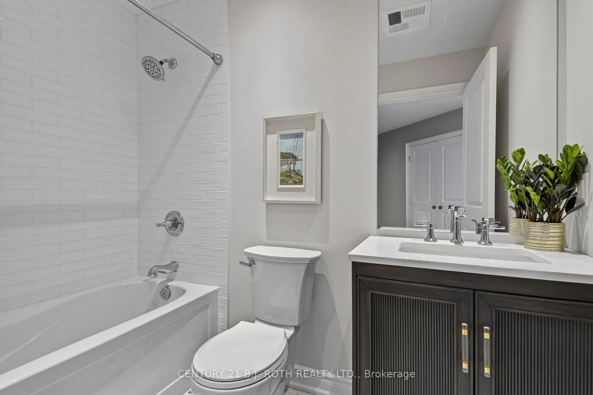Photo 26 of Unit 904, 33 Ellen Street, Barrie, City Centre — HOMEH