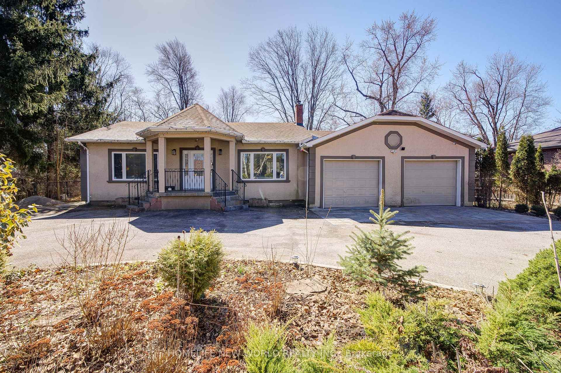 Photo 4 of 215 Willow Drive, Georgina, Keswick South — HOMEH