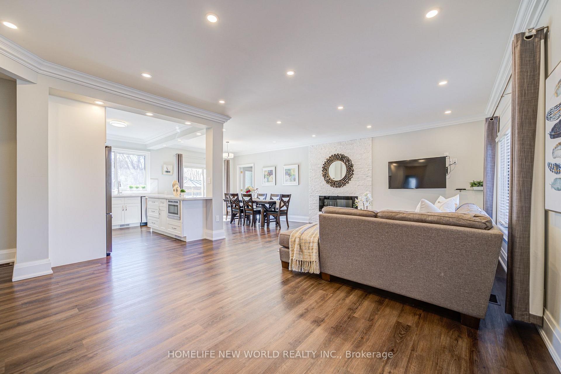 Photo 11 of 215 Willow Drive, Georgina, Keswick South — HOMEH