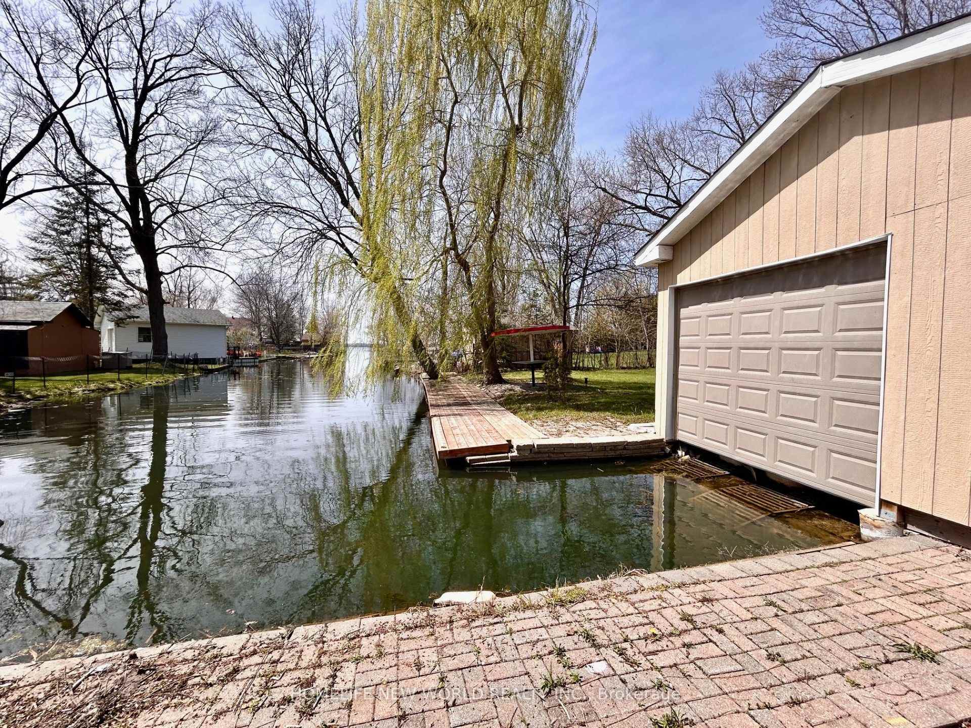 Photo 39 of 215 Willow Drive, Georgina, Keswick South — HOMEH