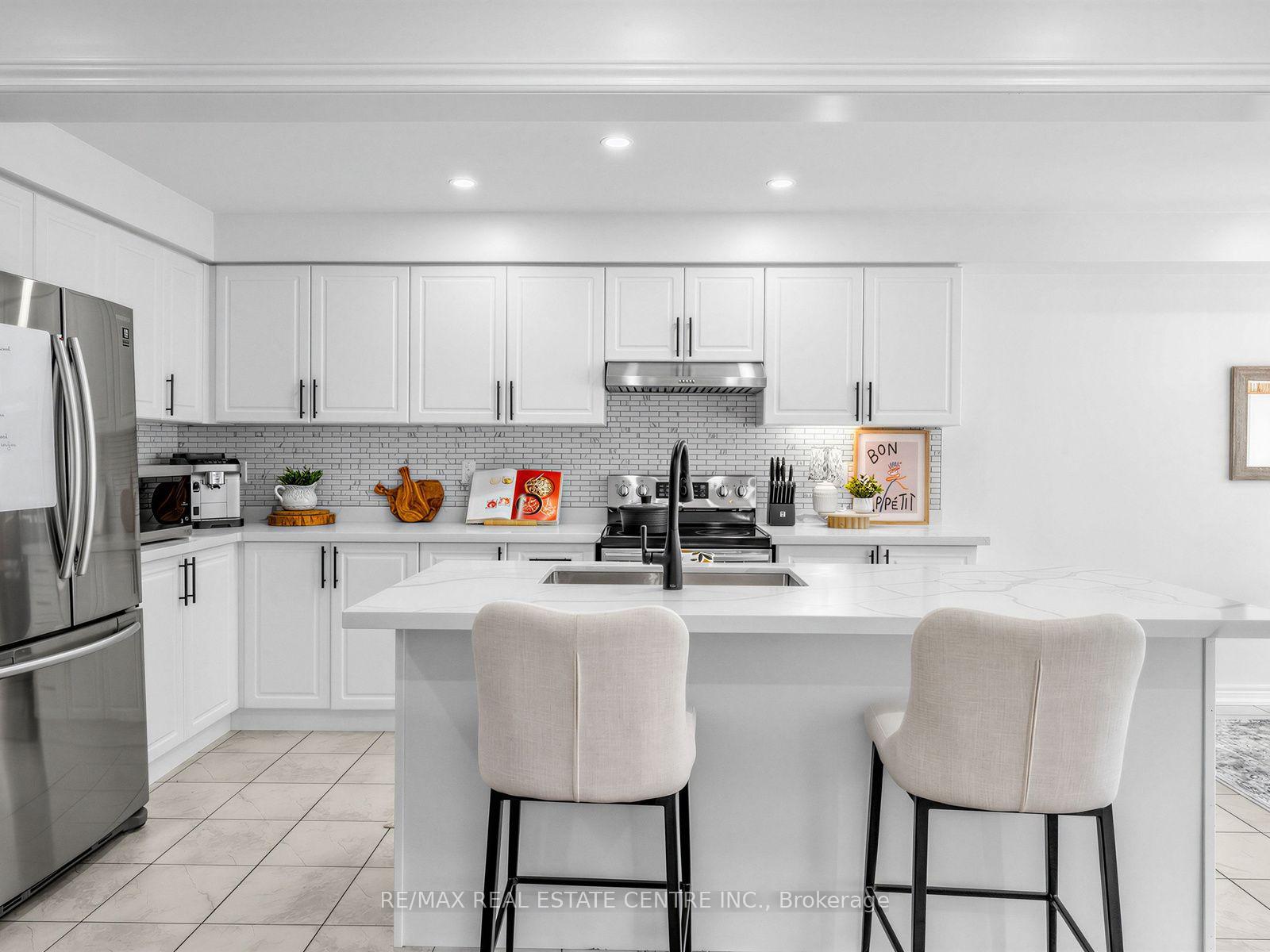 Photo 5 of Unit 35, 755 Linden Drive, Cambridge, Preston Heights — HOMEH