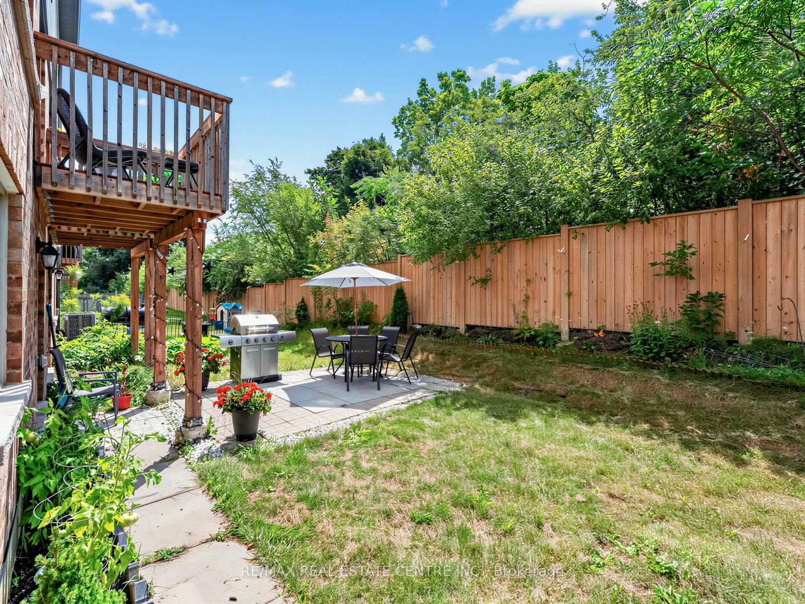 Photo 14 of Unit 35, 755 Linden Drive, Cambridge, Preston Heights — HOMEH