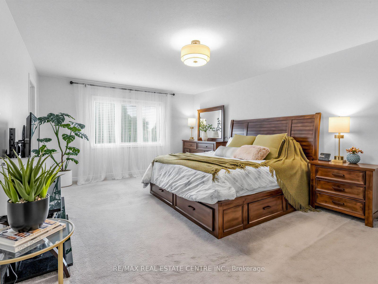 Photo 16 of Unit 35, 755 Linden Drive, Cambridge, Preston Heights — HOMEH