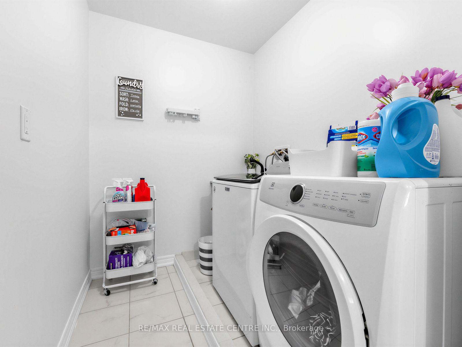 Photo 22 of Unit 35, 755 Linden Drive, Cambridge, Preston Heights — HOMEH