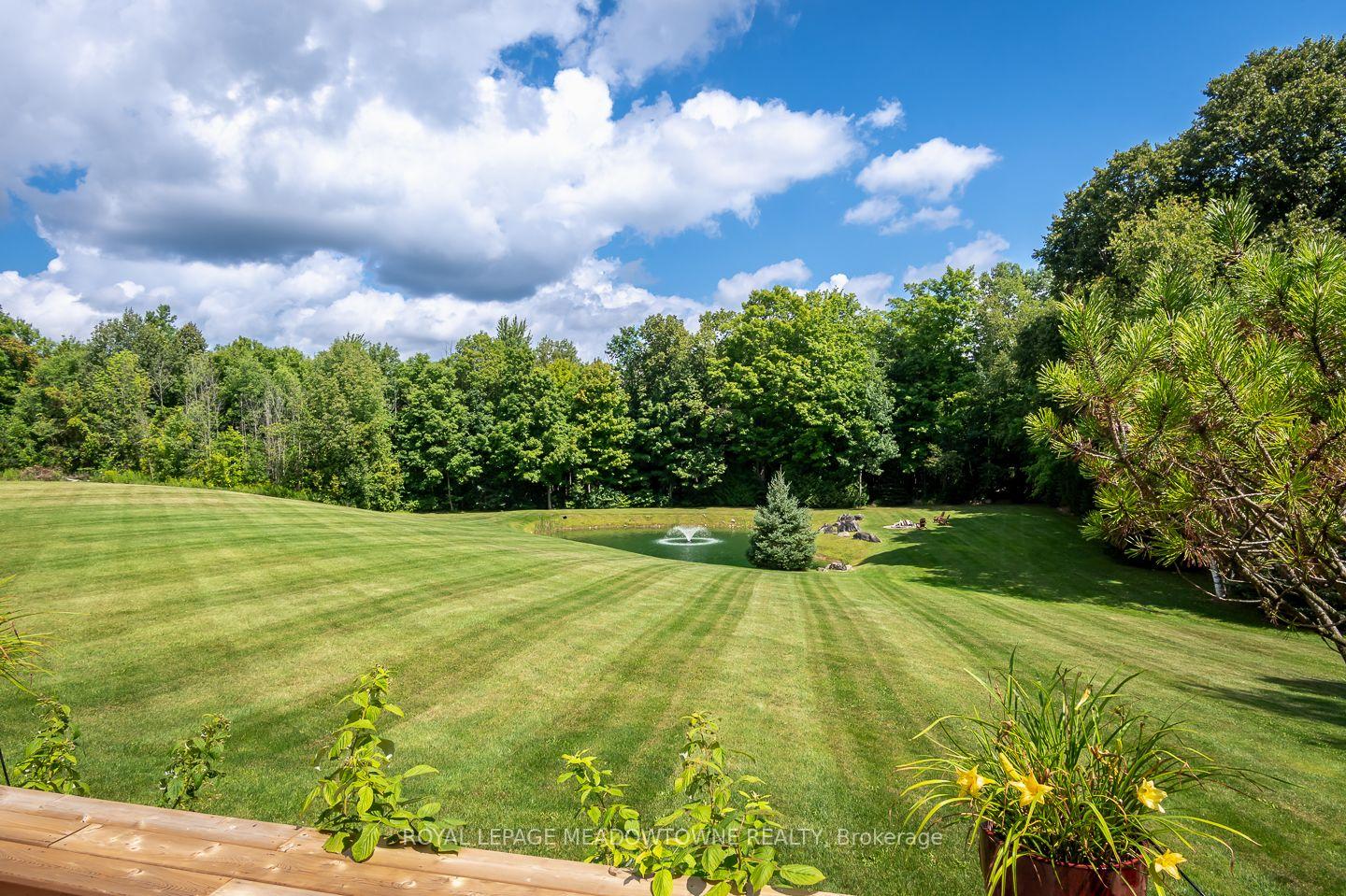 Photo 2 of 4215 Ennisclare Drive, Milton, Rural Nassagaweya — HOMEH