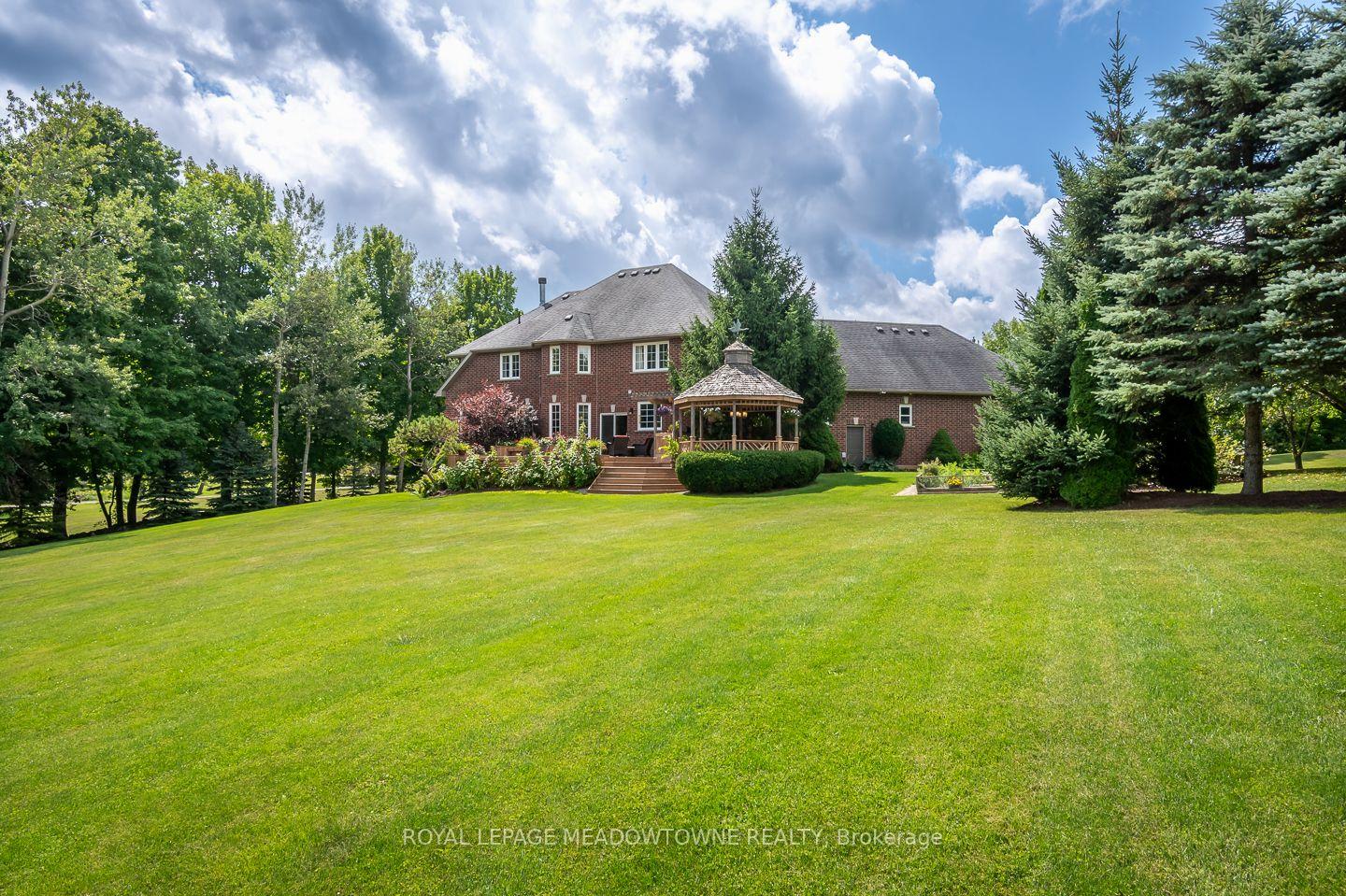 Photo 3 of 4215 Ennisclare Drive, Milton, Rural Nassagaweya — HOMEH