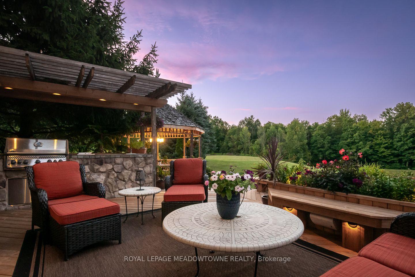 Photo 7 of 4215 Ennisclare Drive, Milton, Rural Nassagaweya — HOMEH
