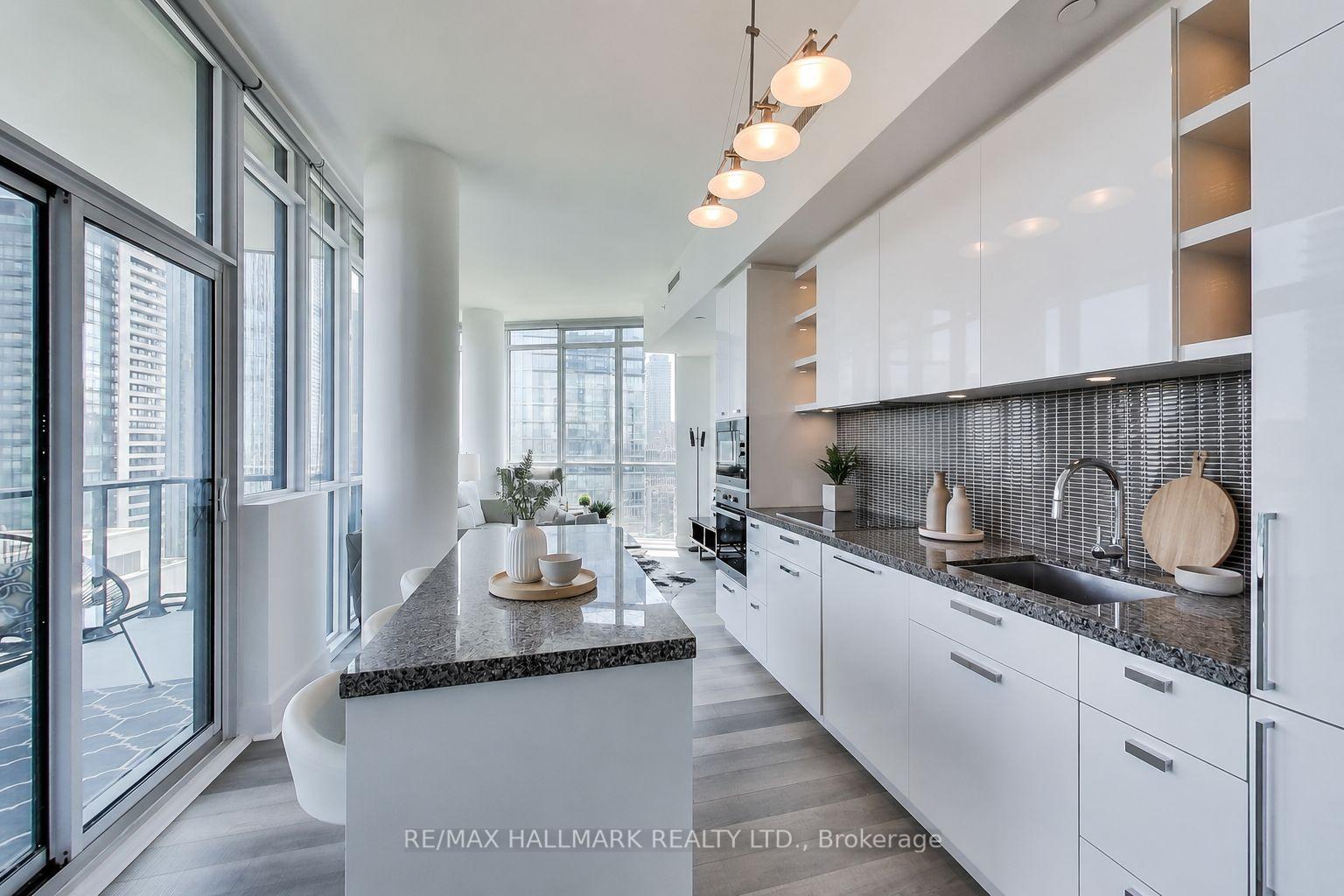Photo 2 of Unit 2107, 32 Davenport Road, Toronto, The Annex — HOMEH