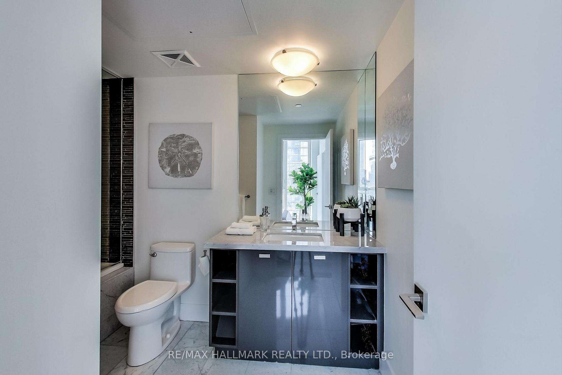 Photo 5 of Unit 2107, 32 Davenport Road, Toronto, The Annex — HOMEH
